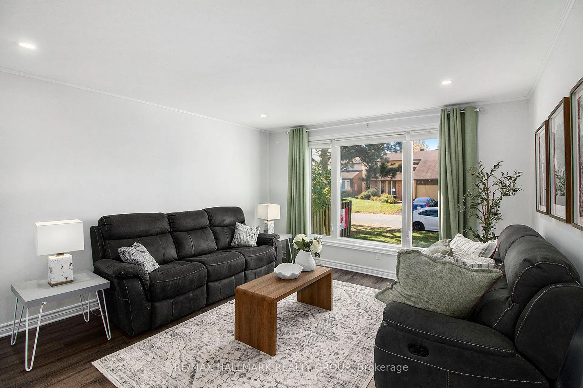1118 CHATEAU Crescent