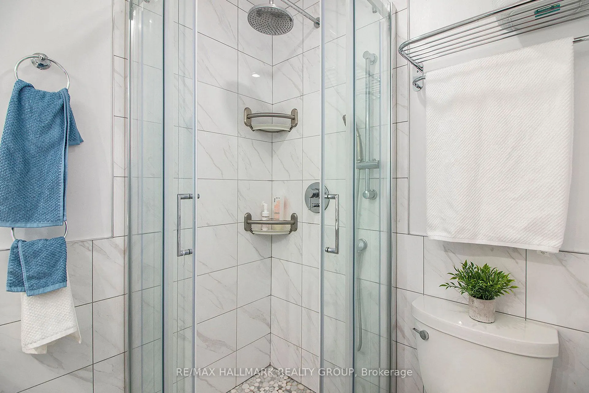 1118 CHATEAU Crescent