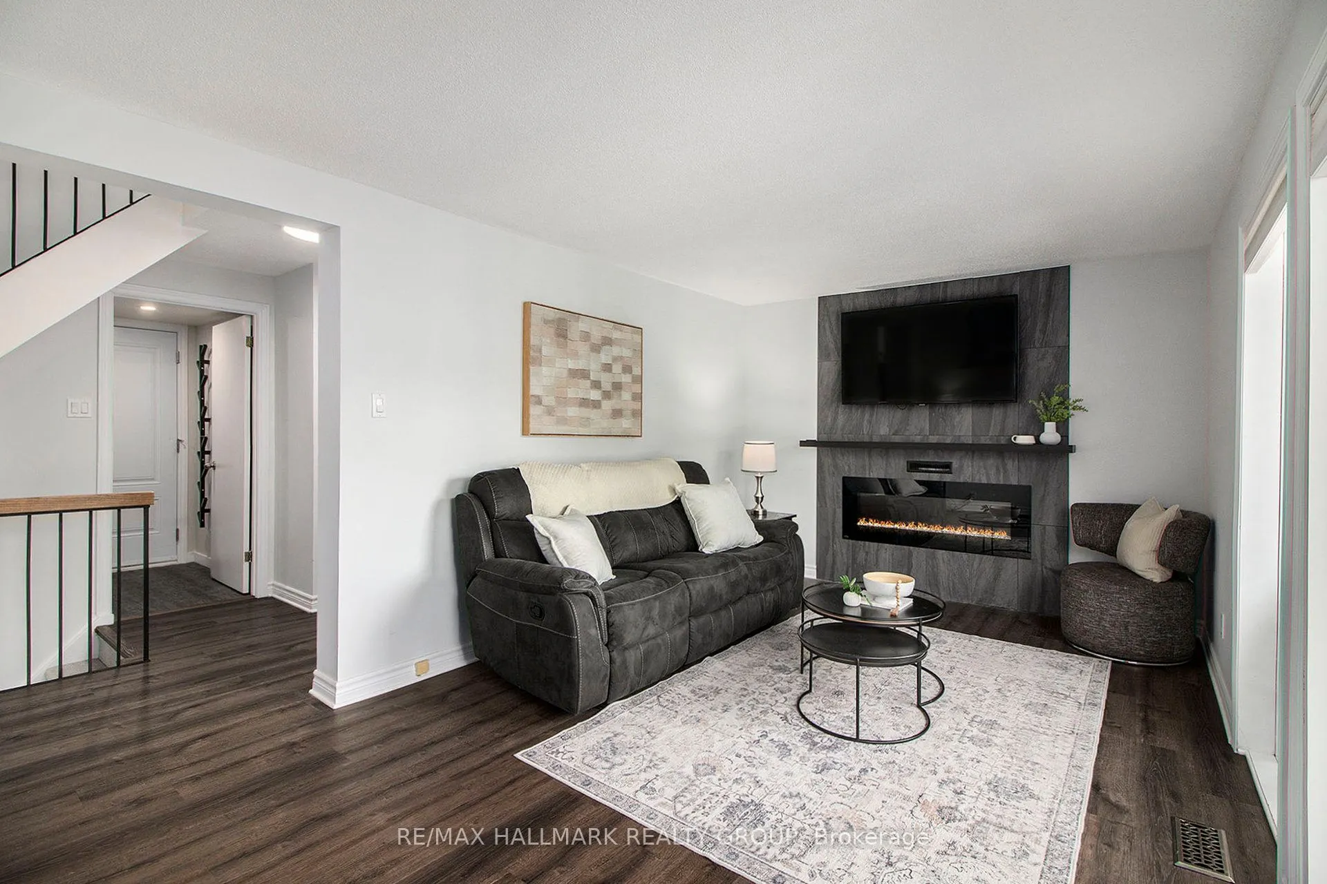 1118 CHATEAU Crescent