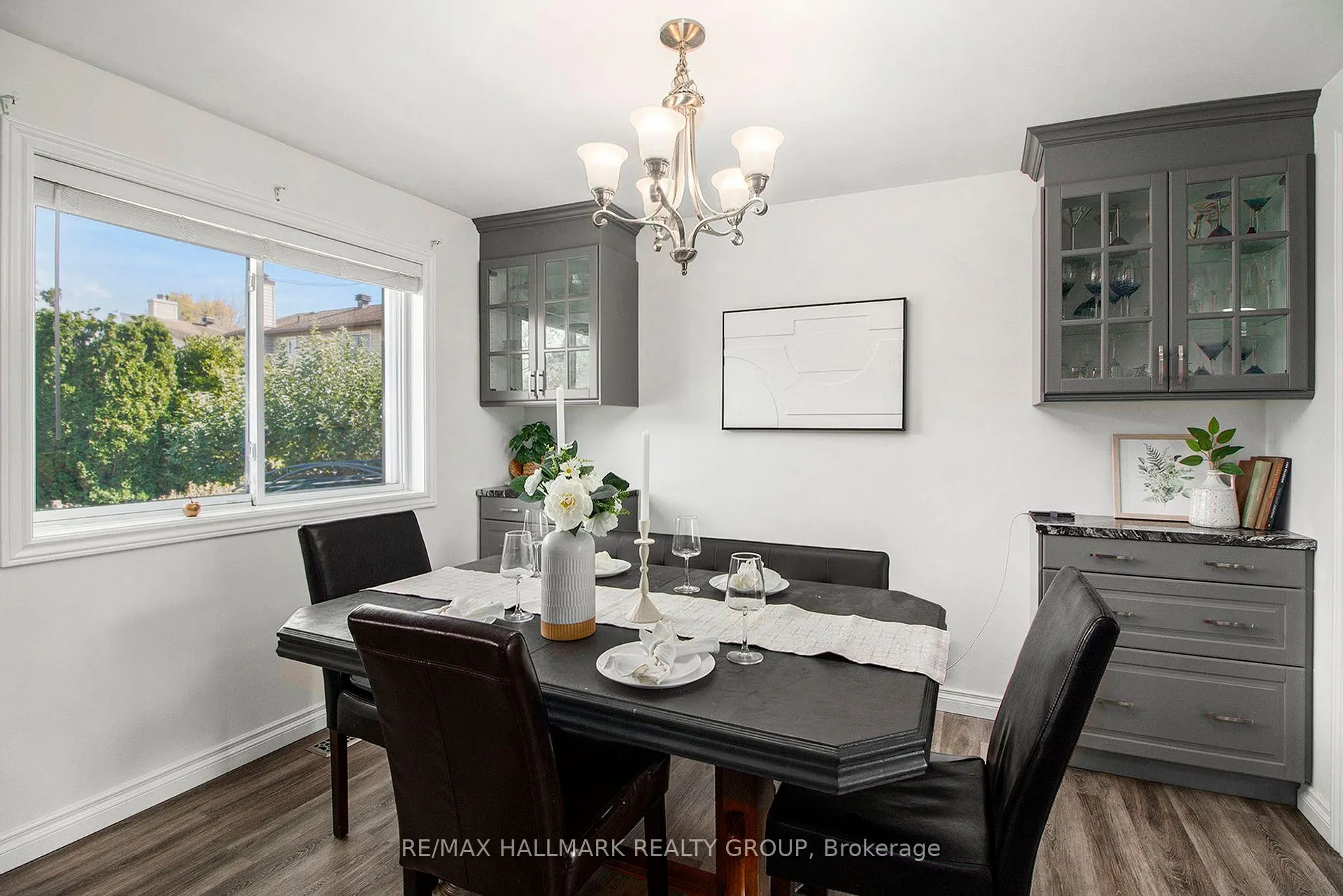 1118 CHATEAU Crescent