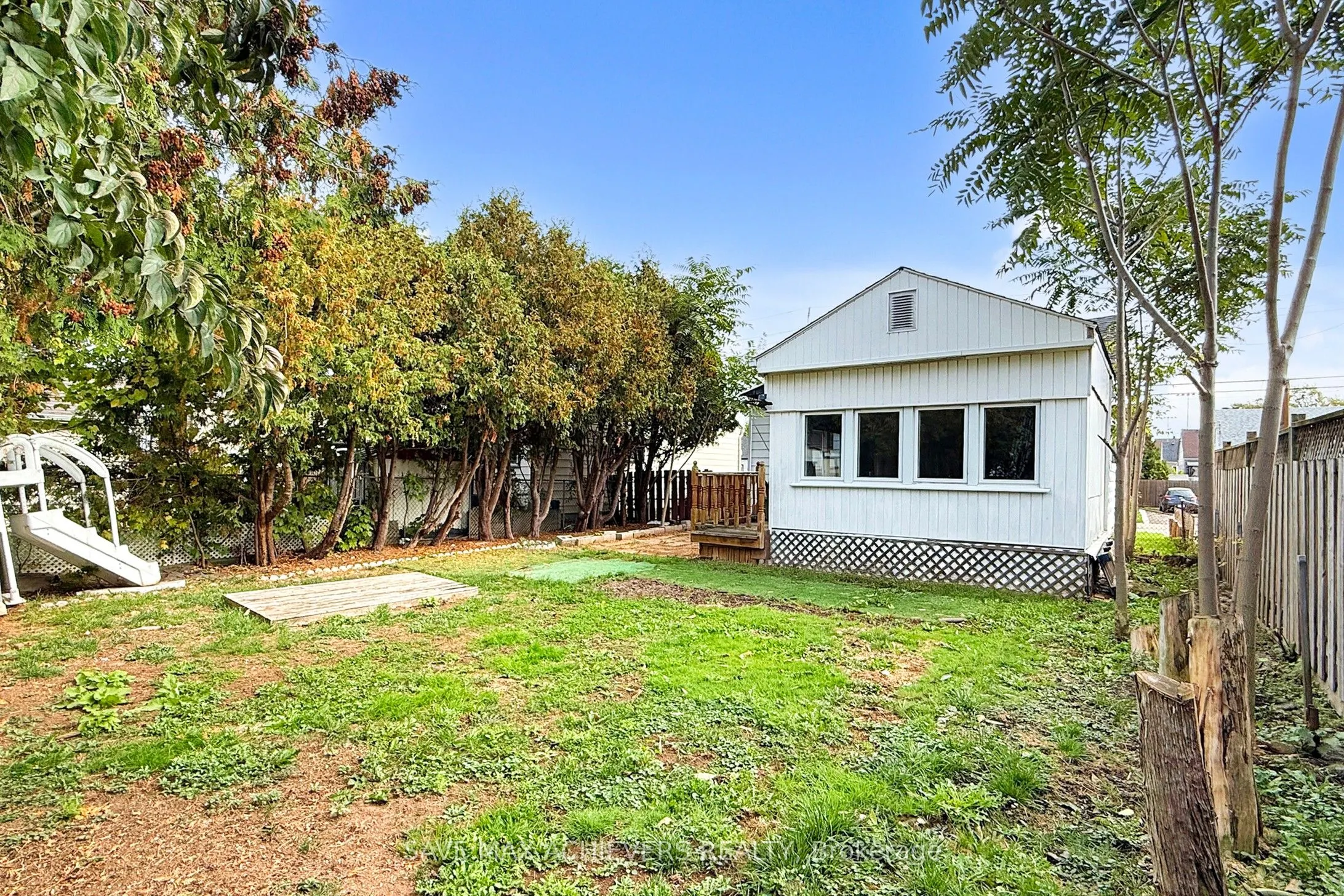 43 Normanhurst Avenue