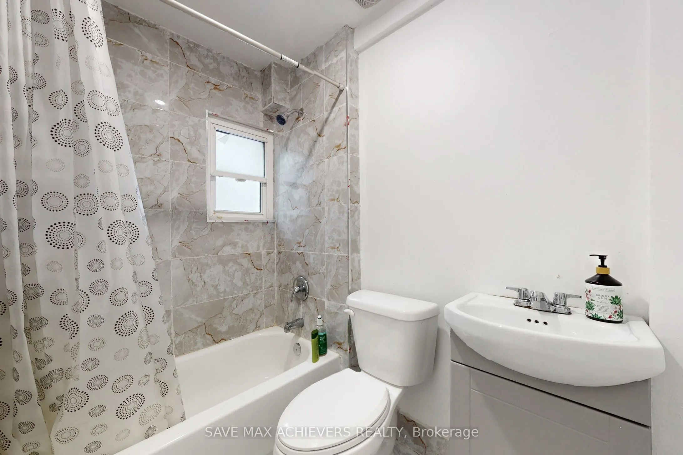 43 Normanhurst Avenue