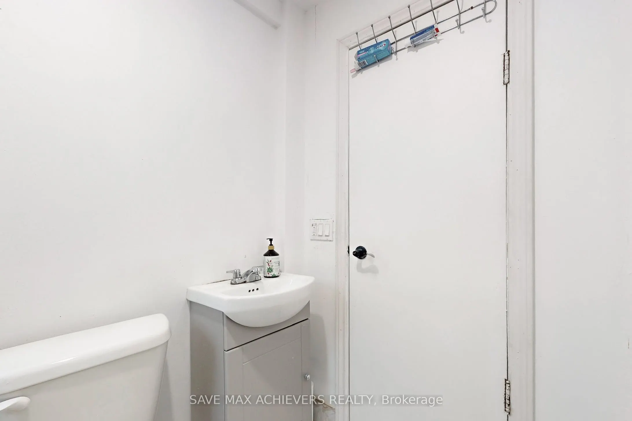 43 Normanhurst Avenue