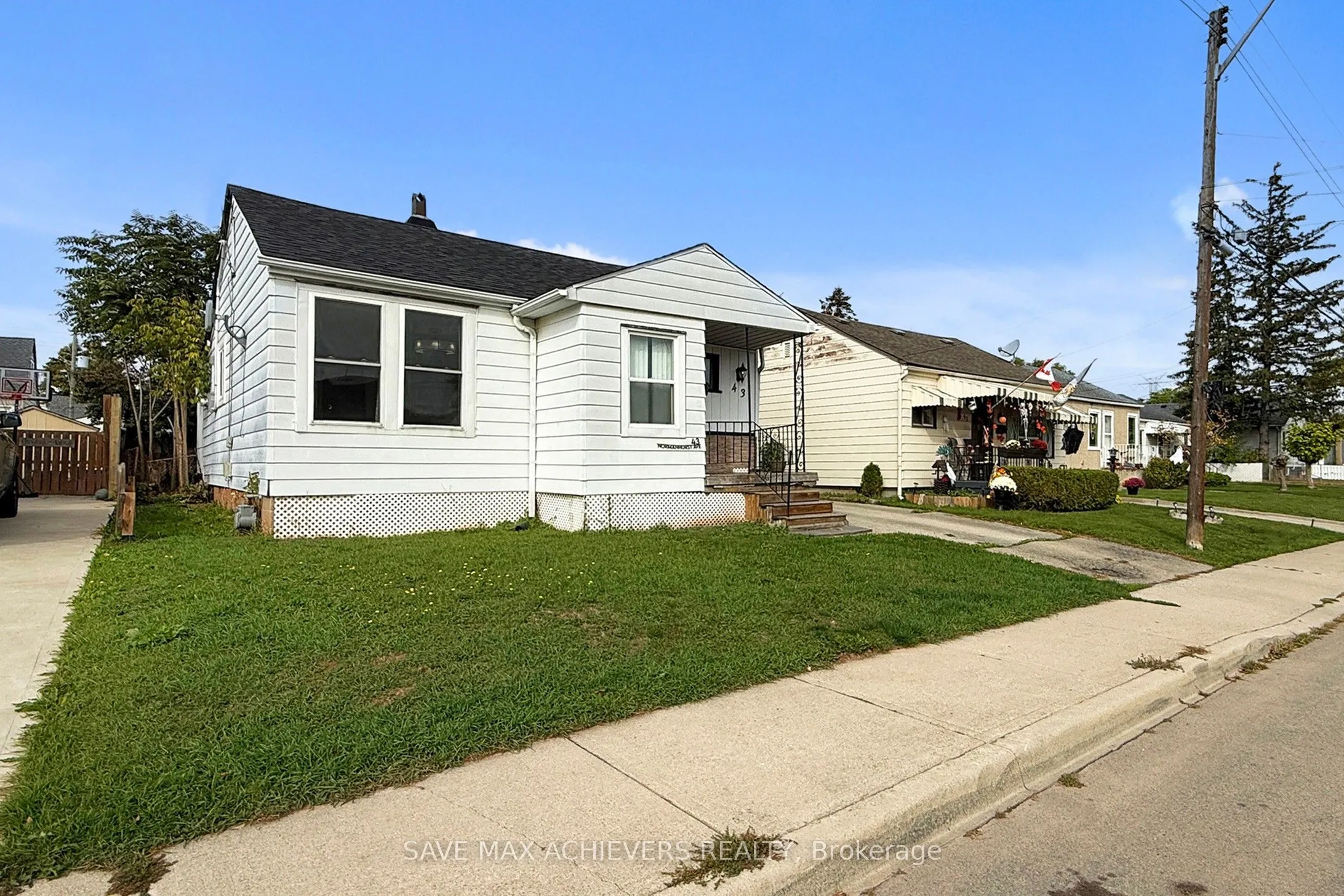 43 Normanhurst Avenue