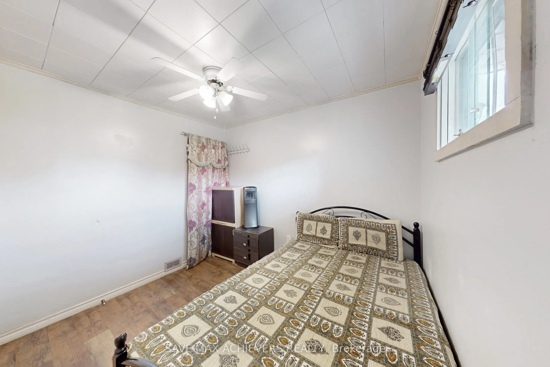 43 Normanhurst Avenue