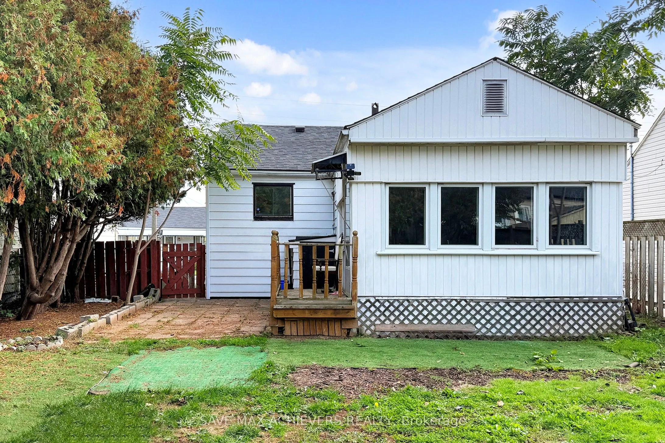 43 Normanhurst Avenue