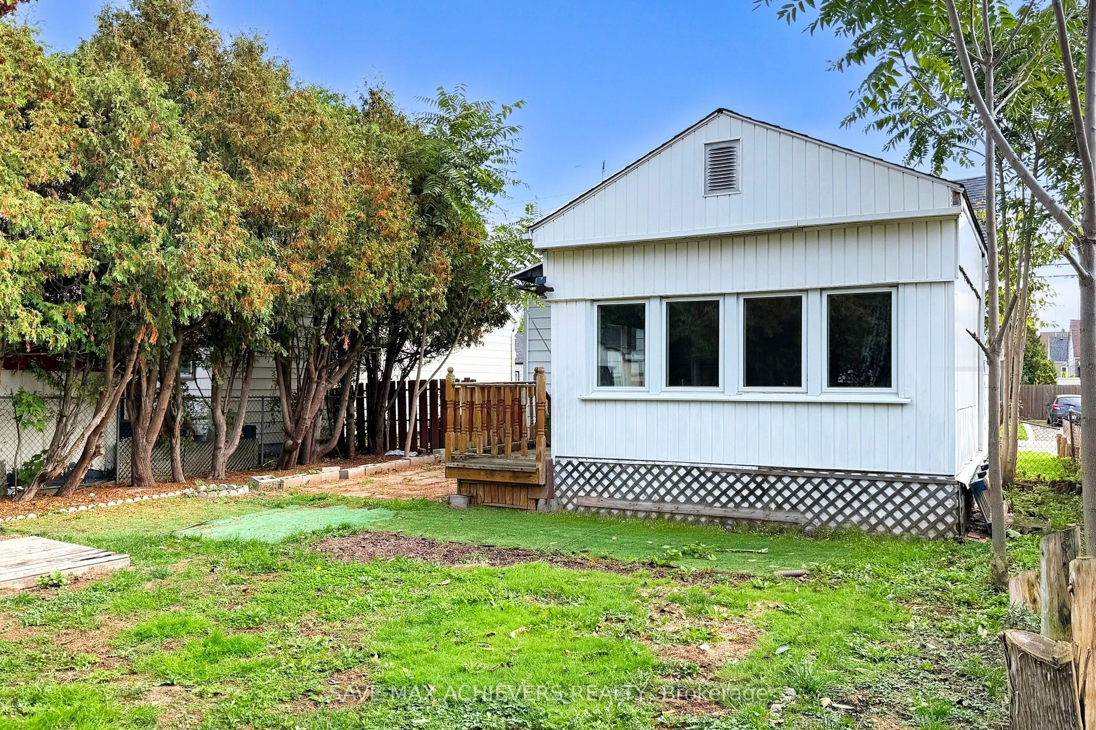 43 Normanhurst Avenue