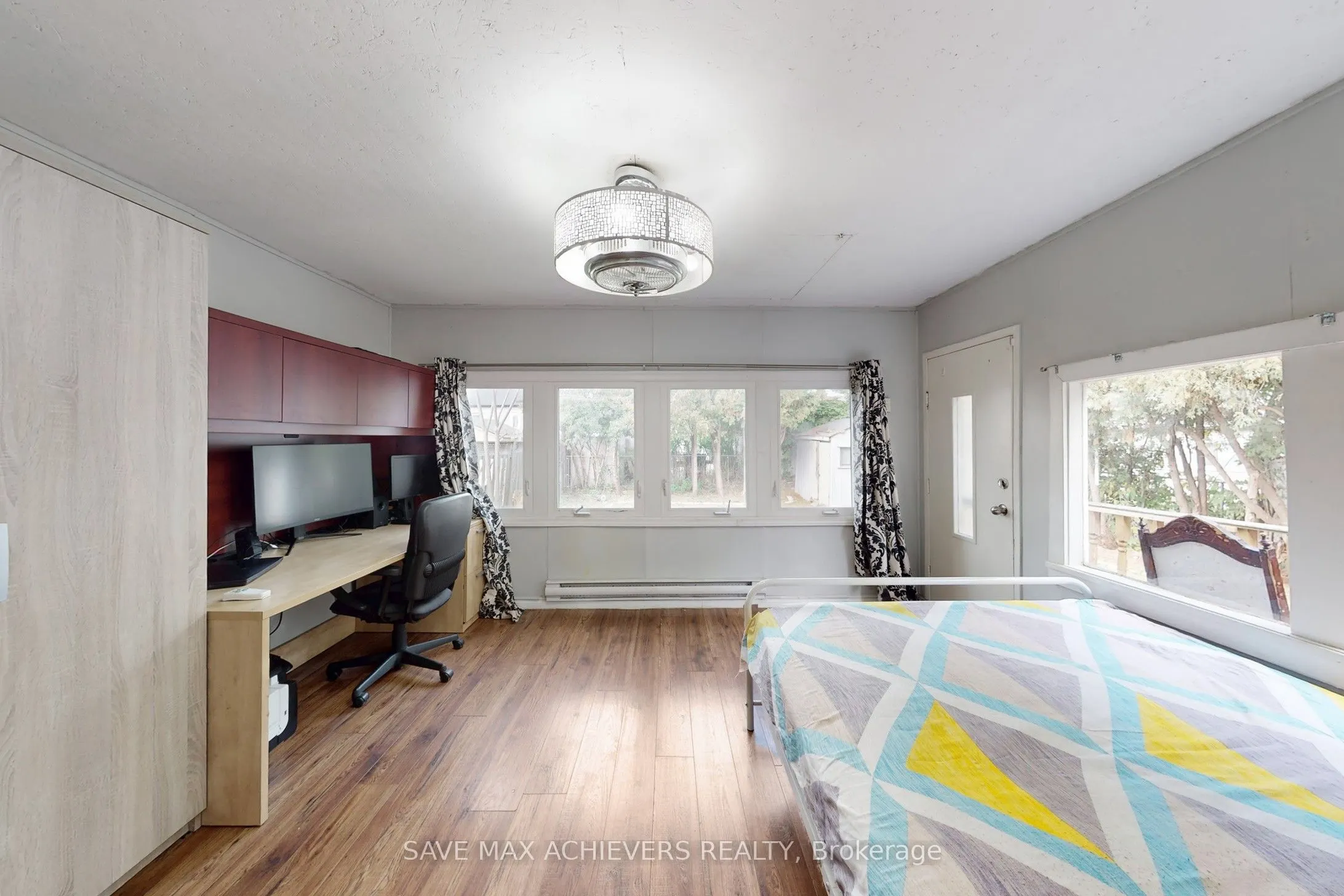 43 Normanhurst Avenue