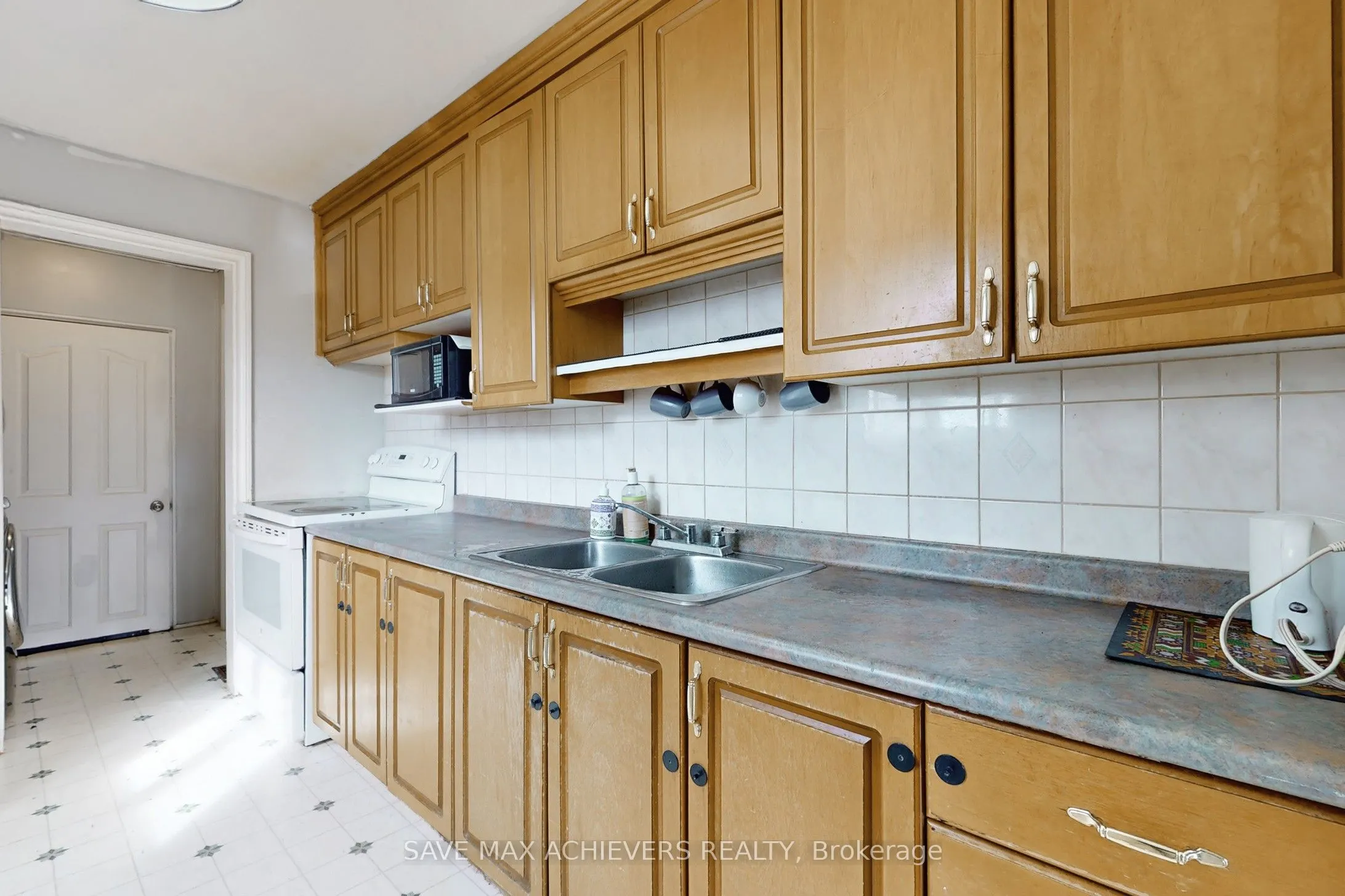 43 Normanhurst Avenue
