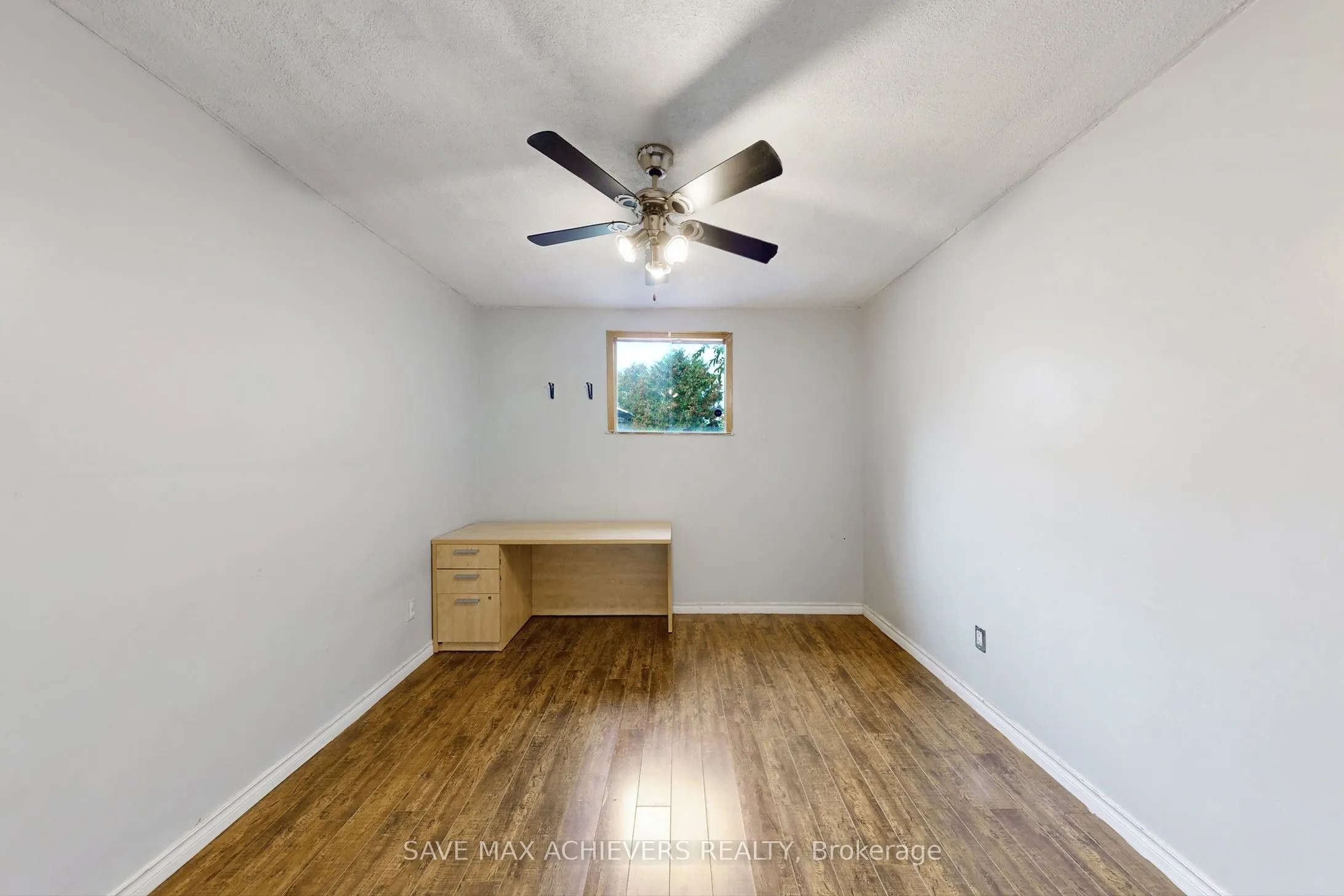 43 Normanhurst Avenue
