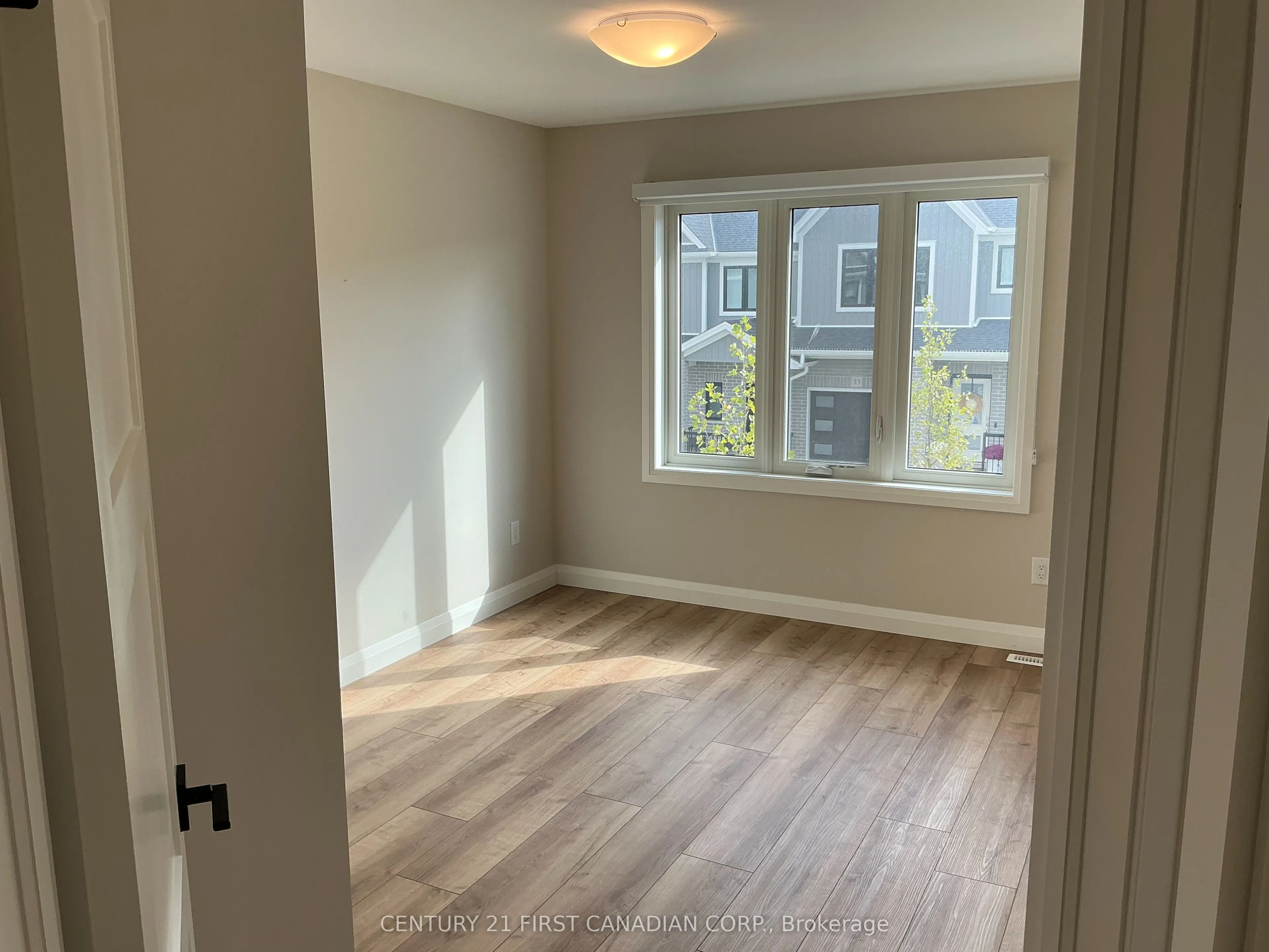 17 Nicholson Street, #26