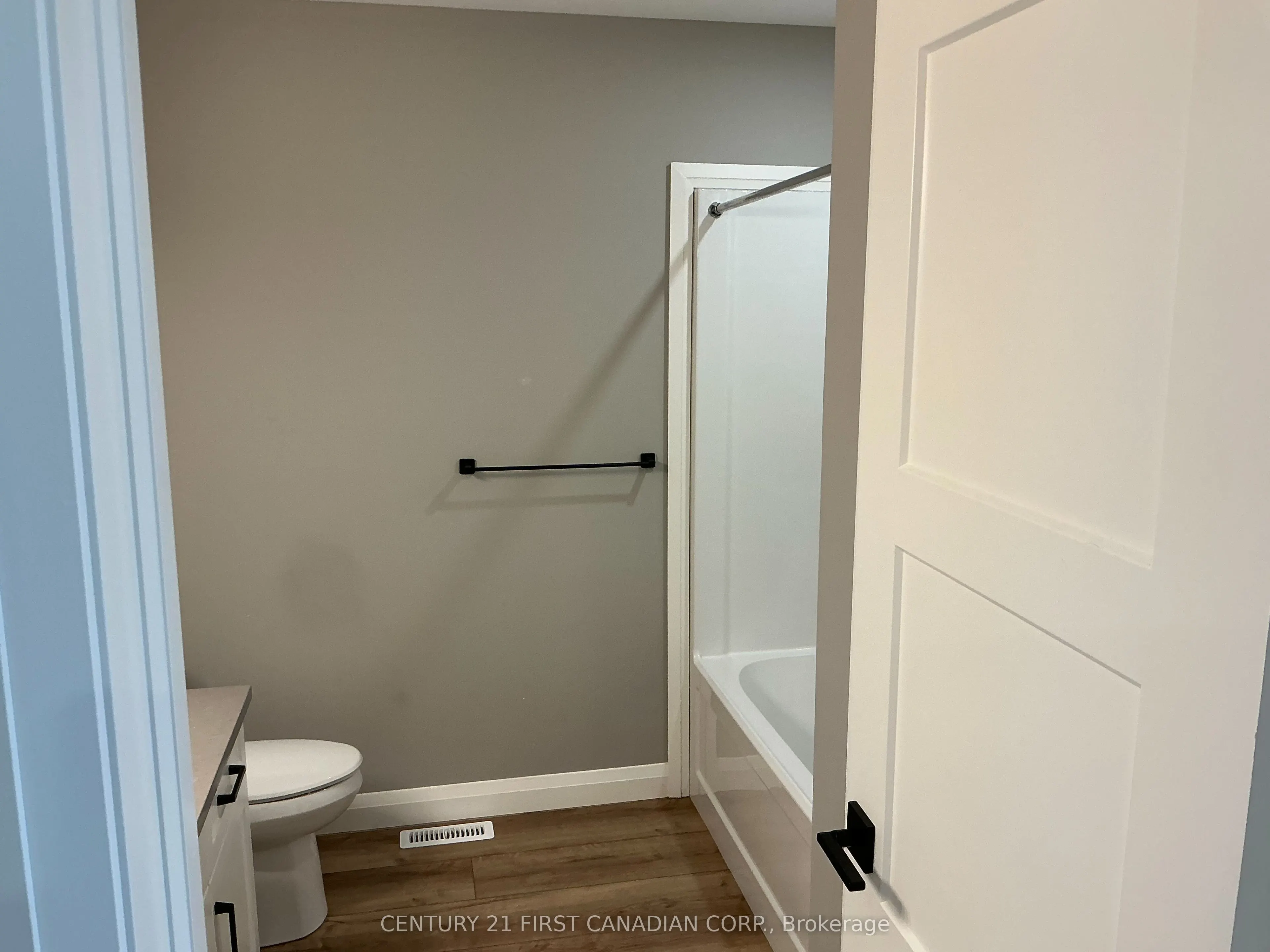 17 Nicholson Street, #26