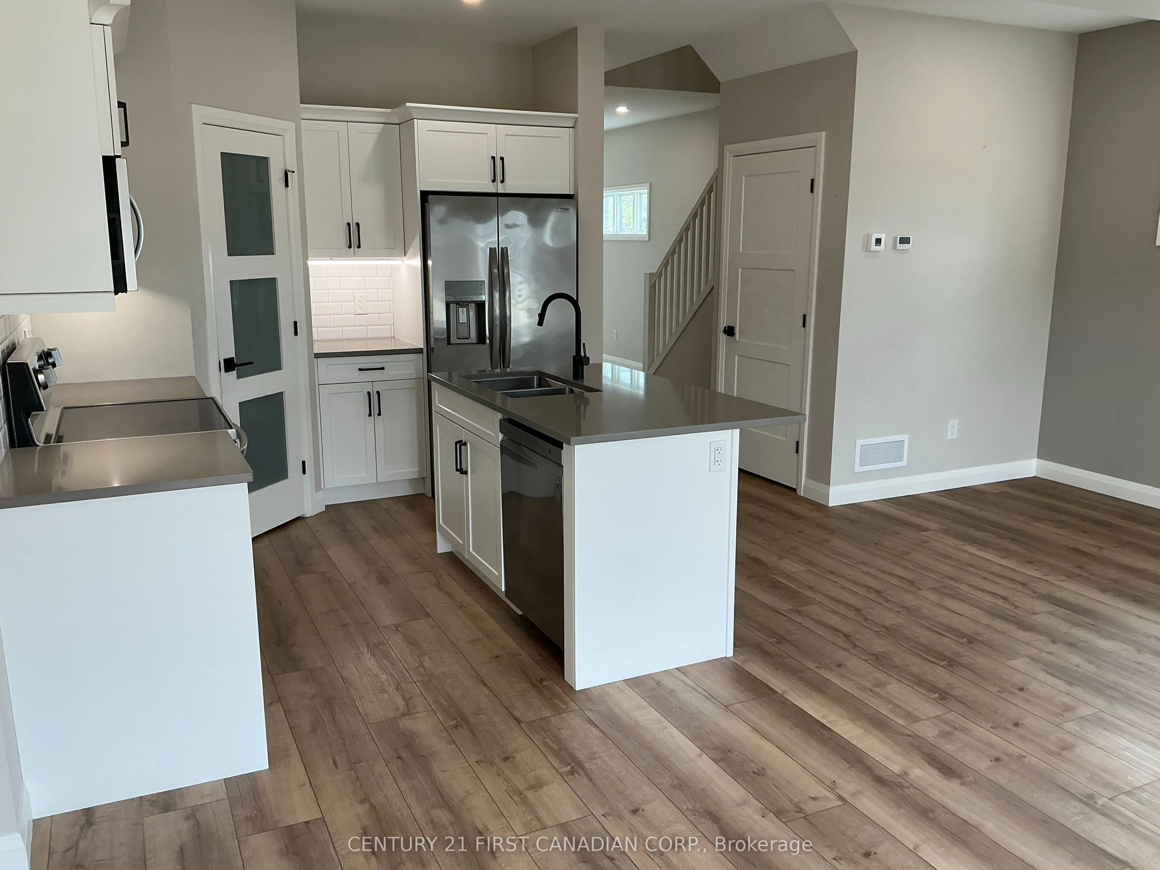 17 Nicholson Street, #26
