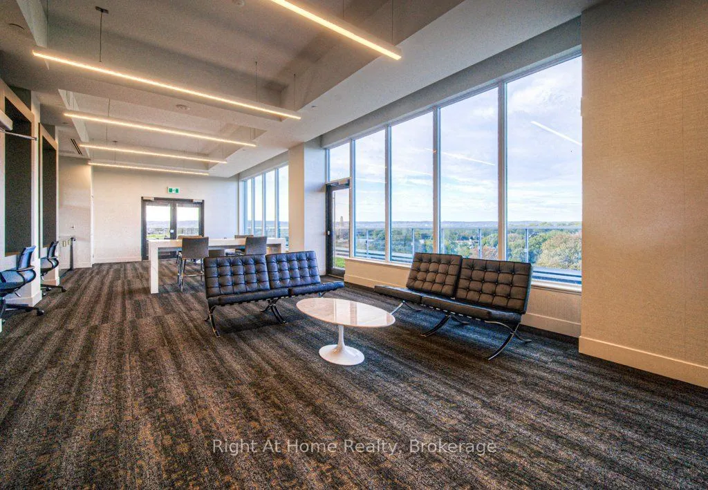 415 MAIN Street W, #716