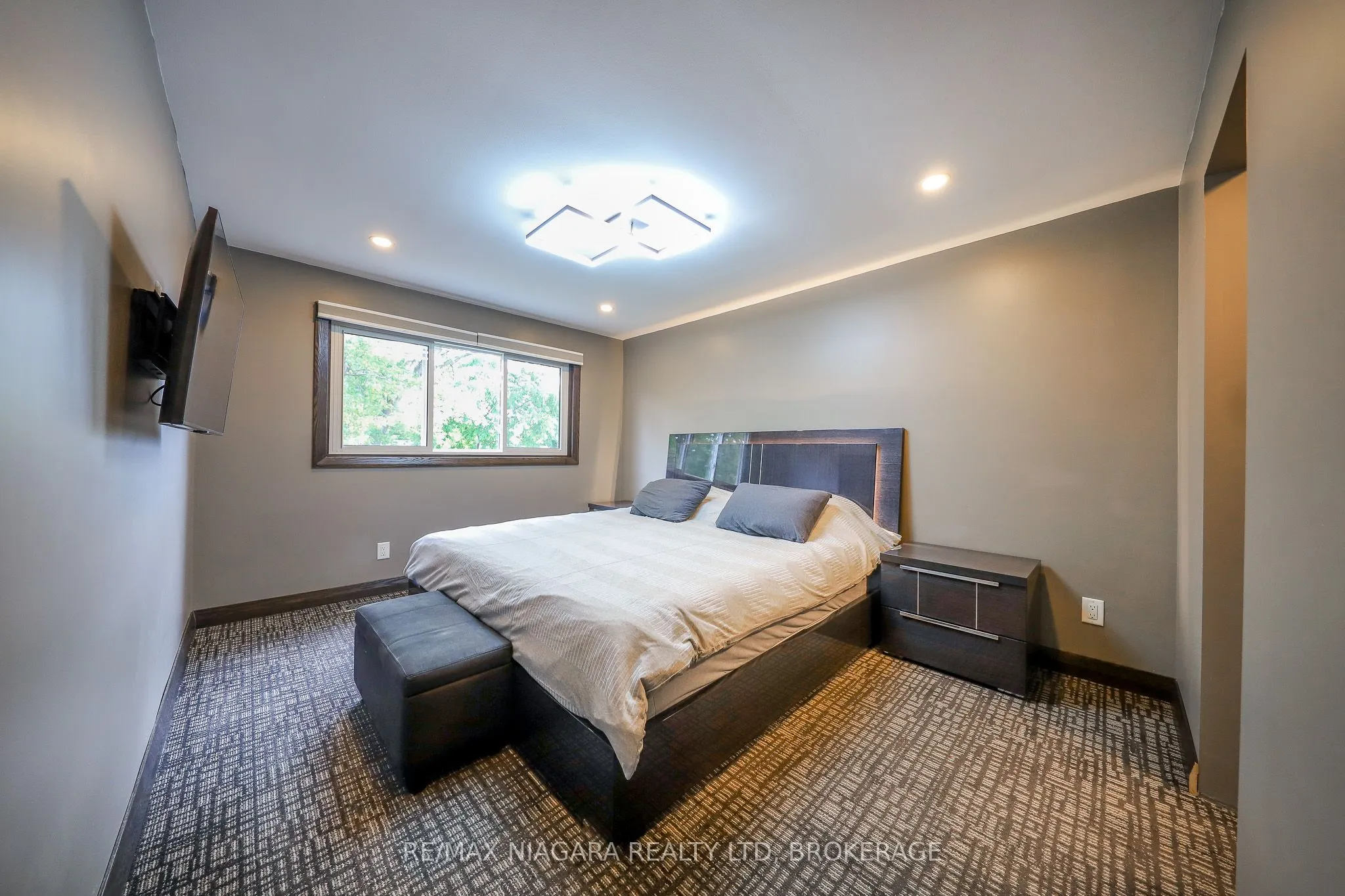 21 Jessica Drive