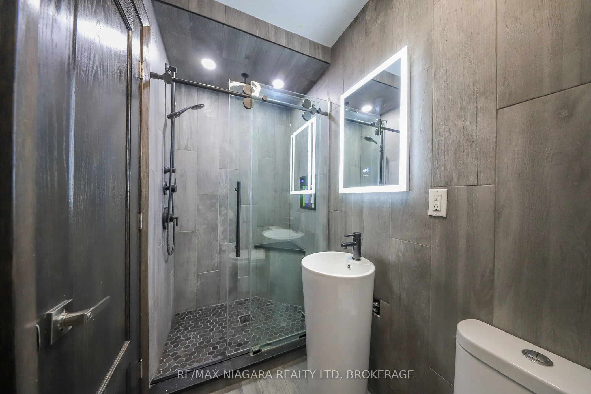 21 Jessica Drive