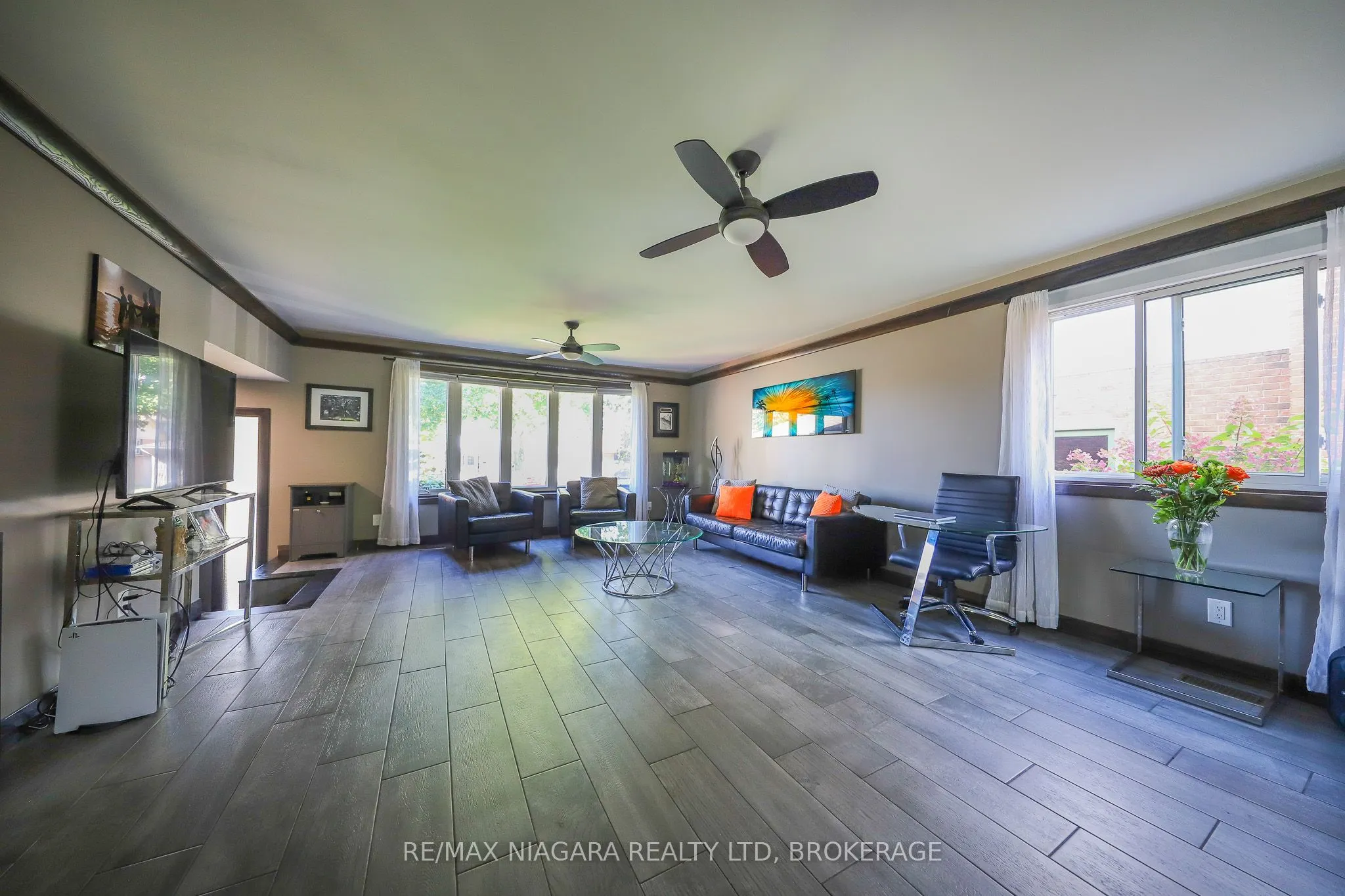 21 Jessica Drive