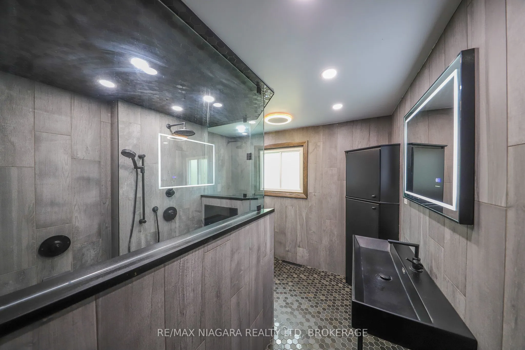 21 Jessica Drive