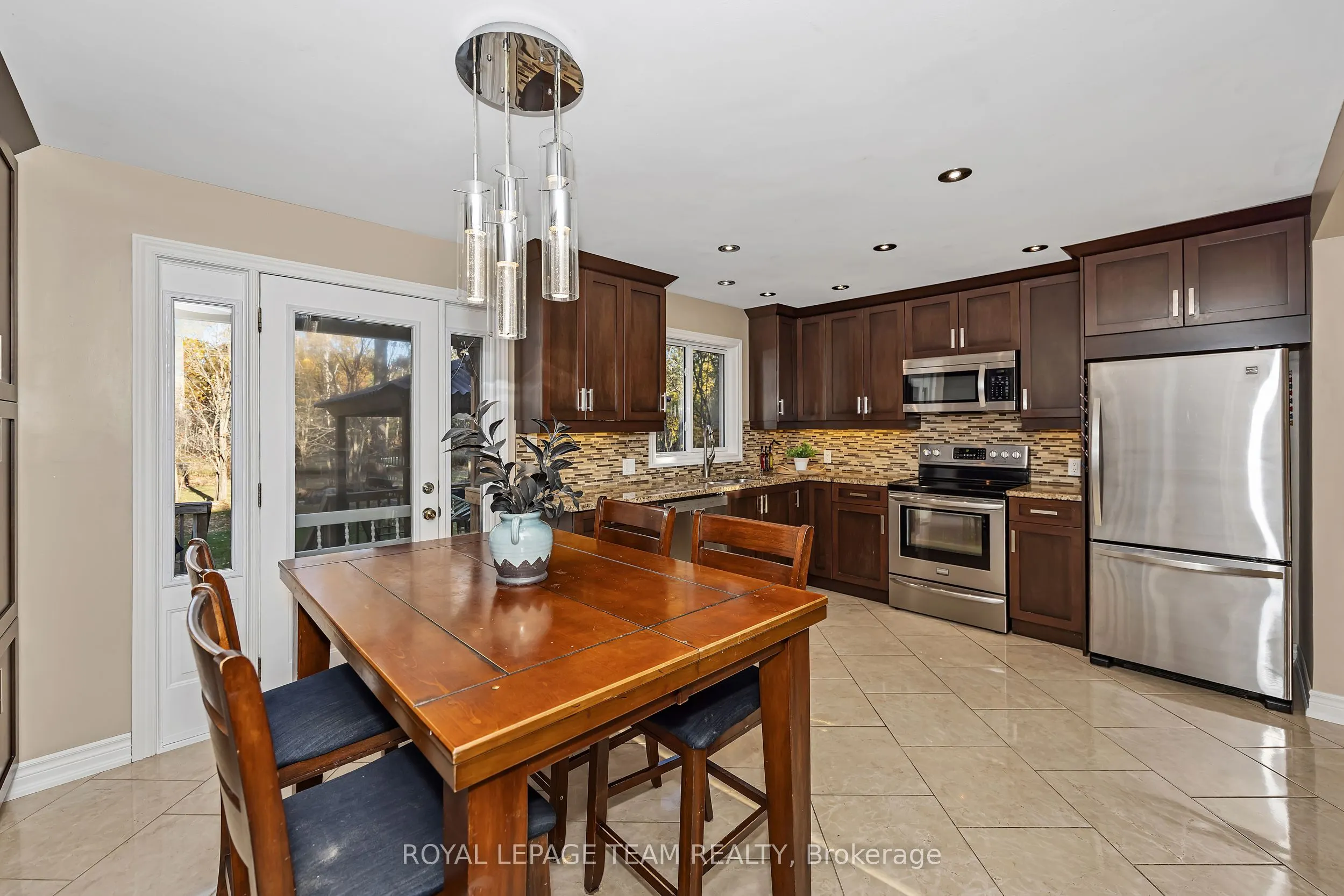 1115 Des Cerisiers Street