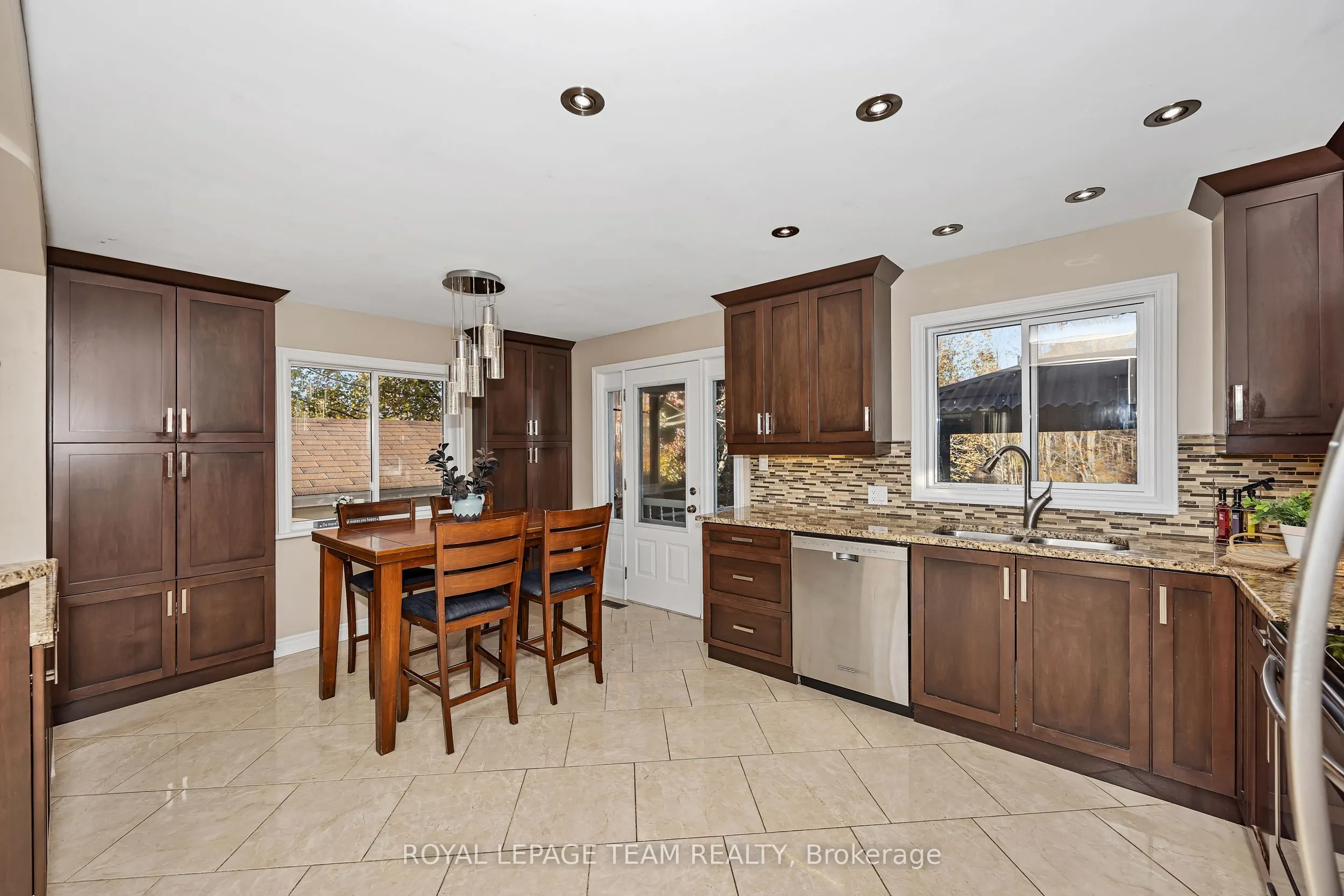 1115 Des Cerisiers Street