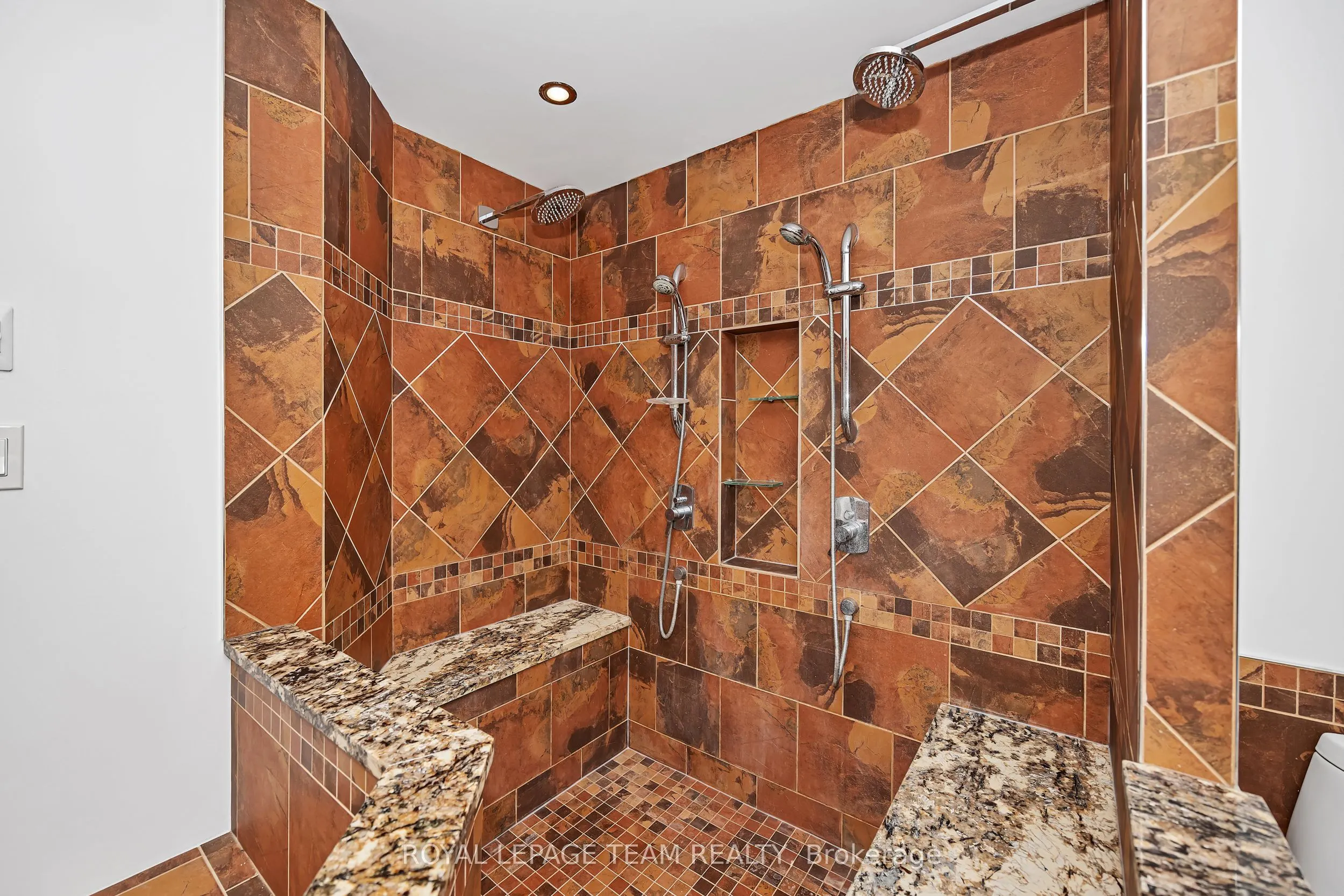 1115 Des Cerisiers Street