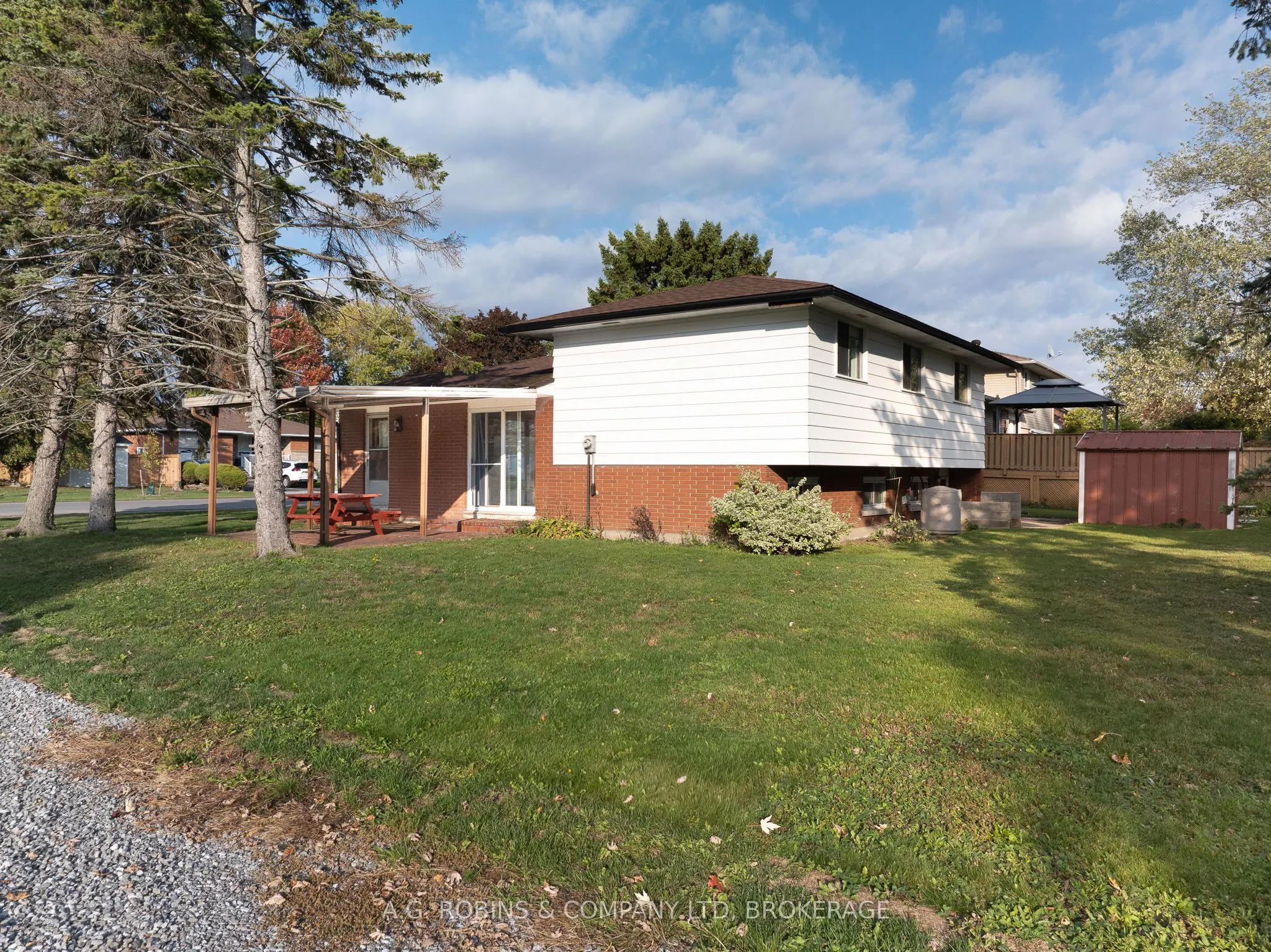 678 Sugarloaf Street