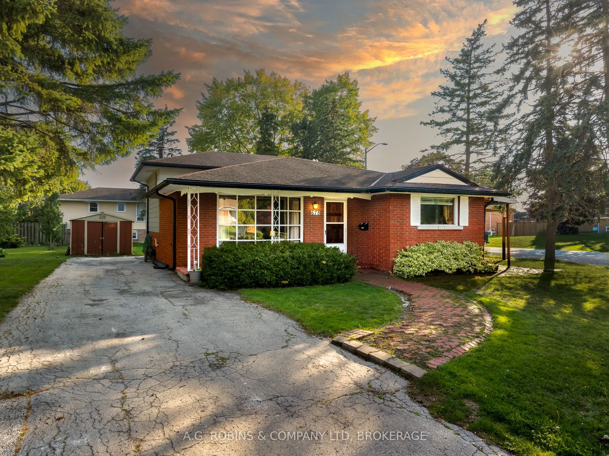 678 Sugarloaf Street