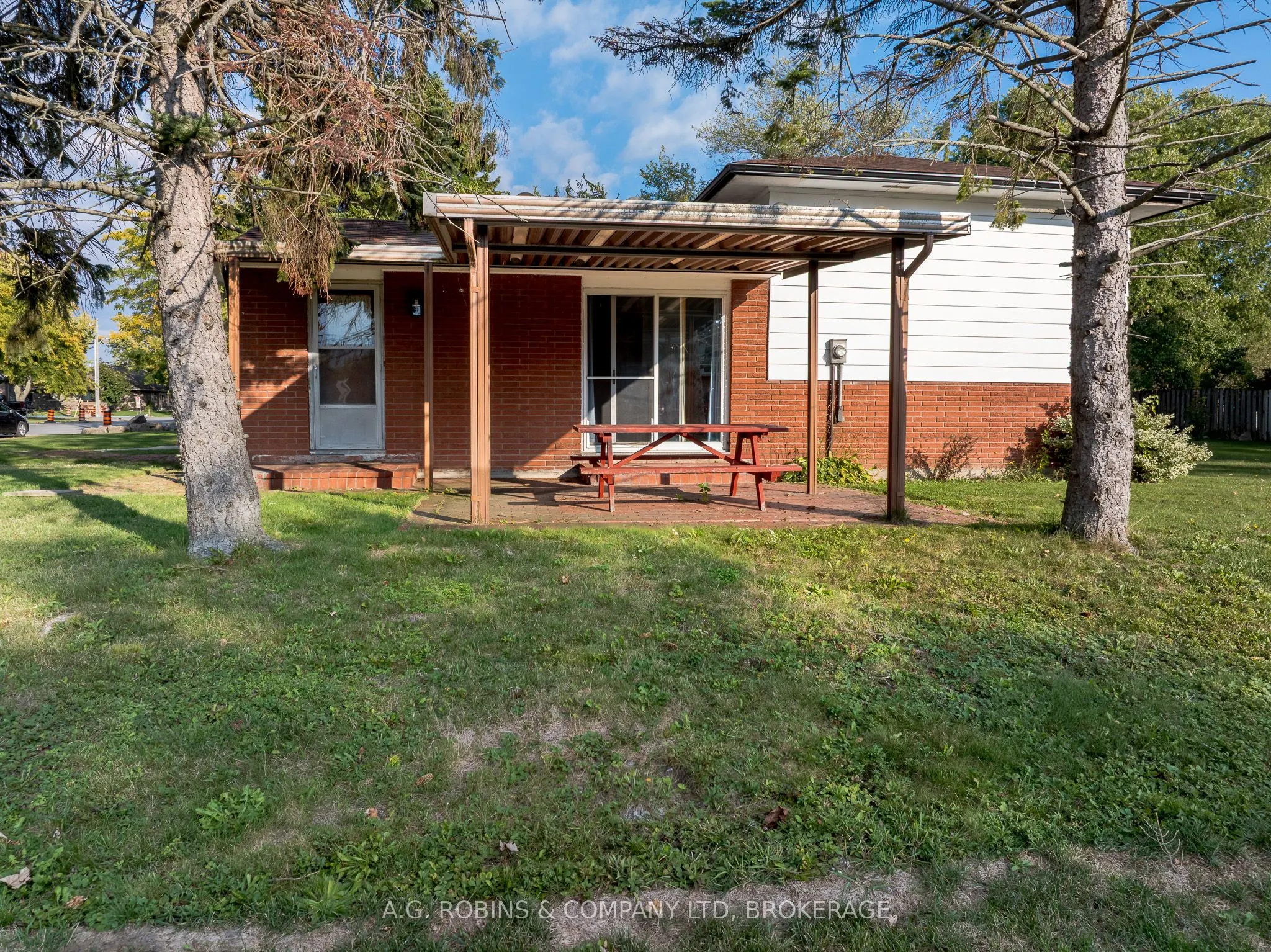 678 Sugarloaf Street