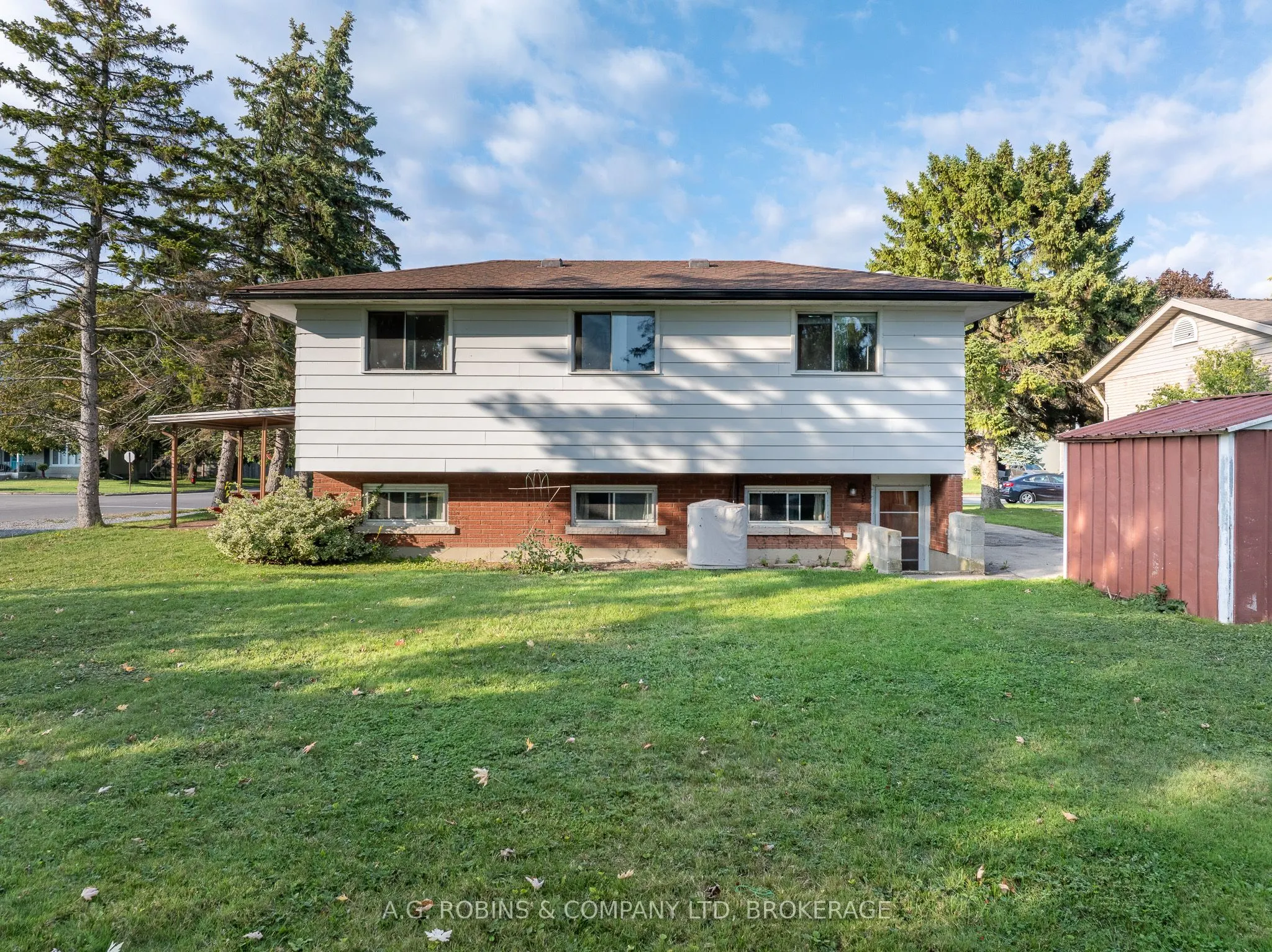 678 Sugarloaf Street