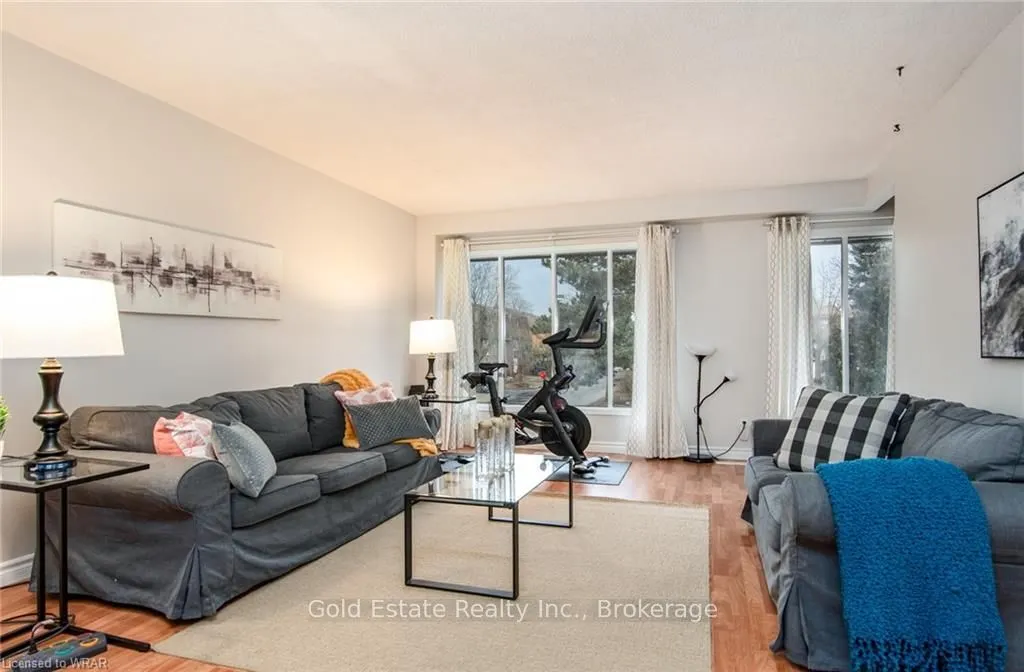 49 Cedarwoods Crescent, #31