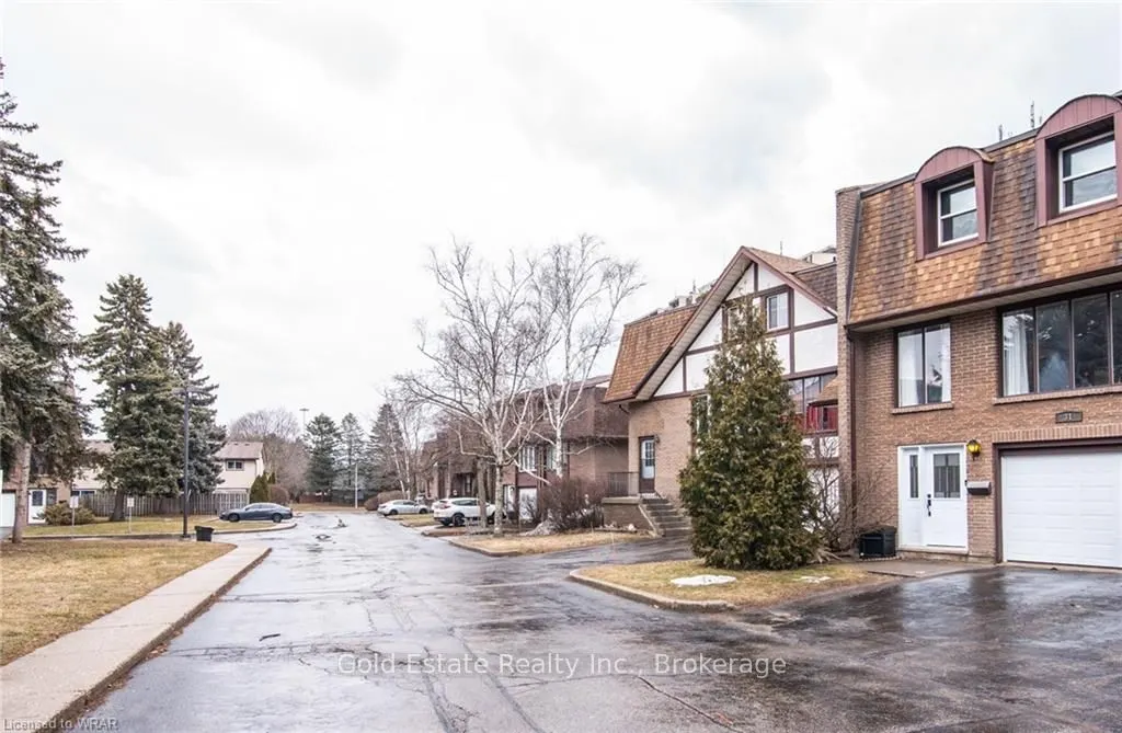 49 Cedarwoods Crescent, #31