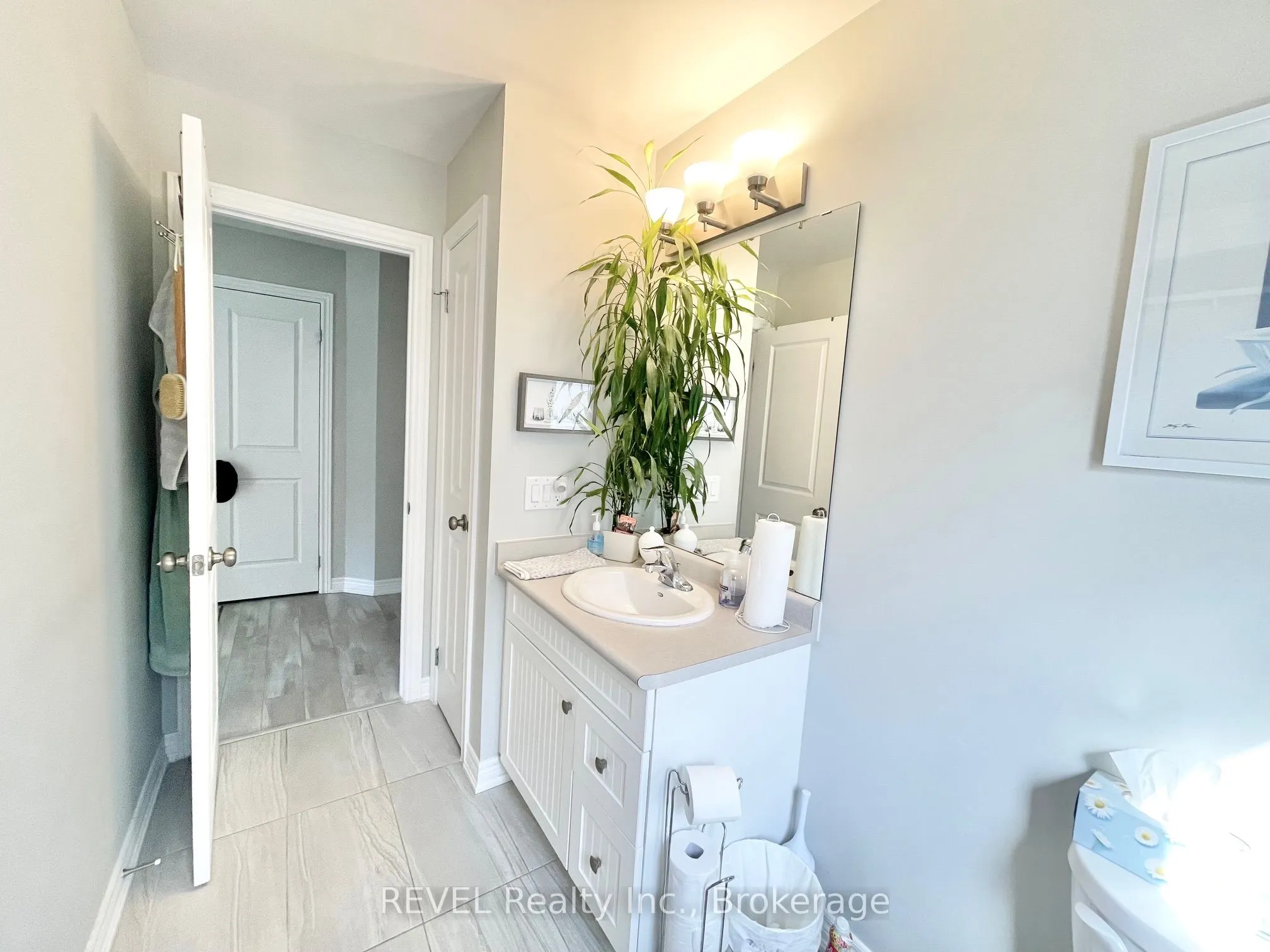 30 BOUNTY Avenue, #Main Floor w Partial Bsmt