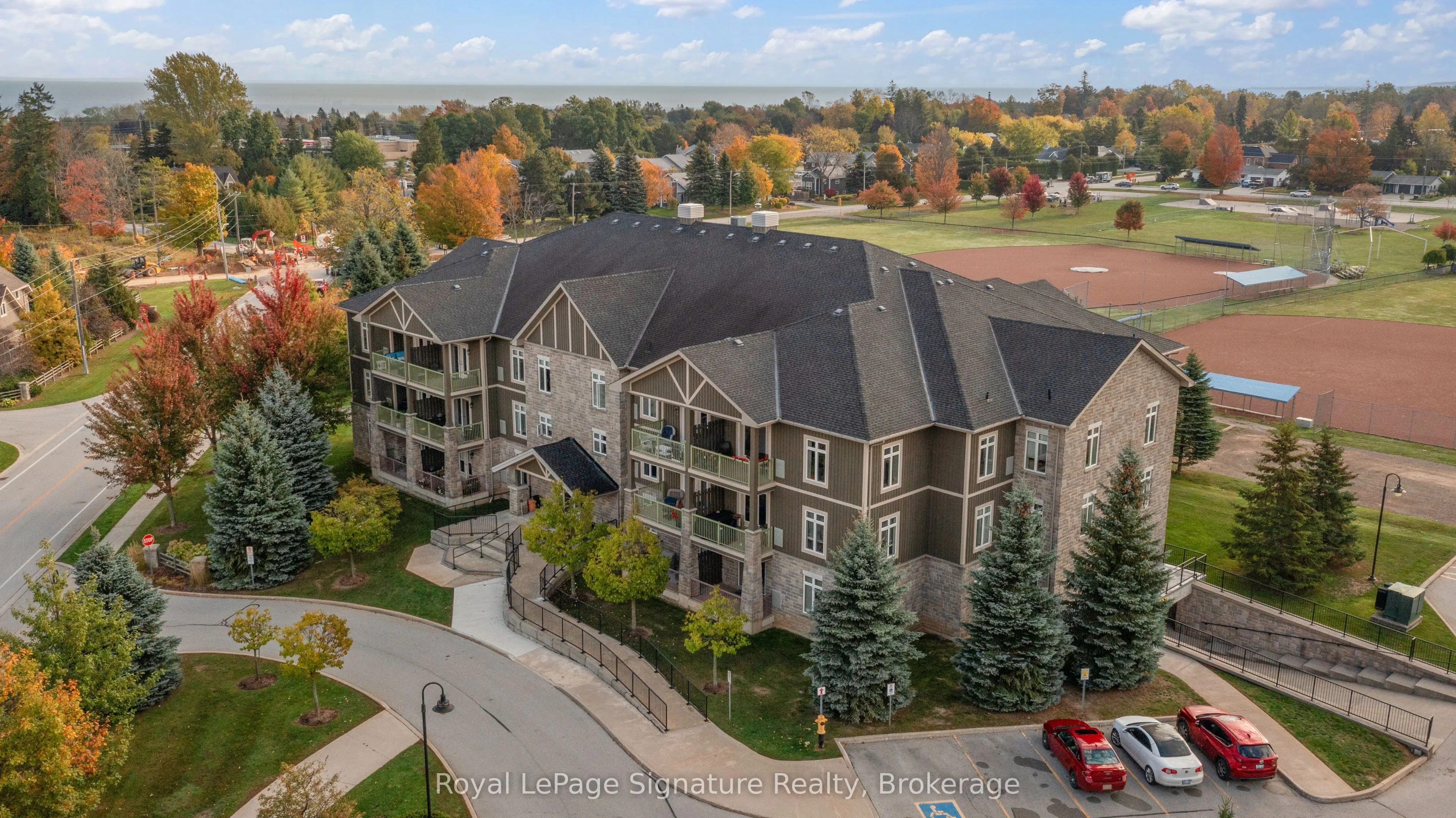27 Beaver Street, #207