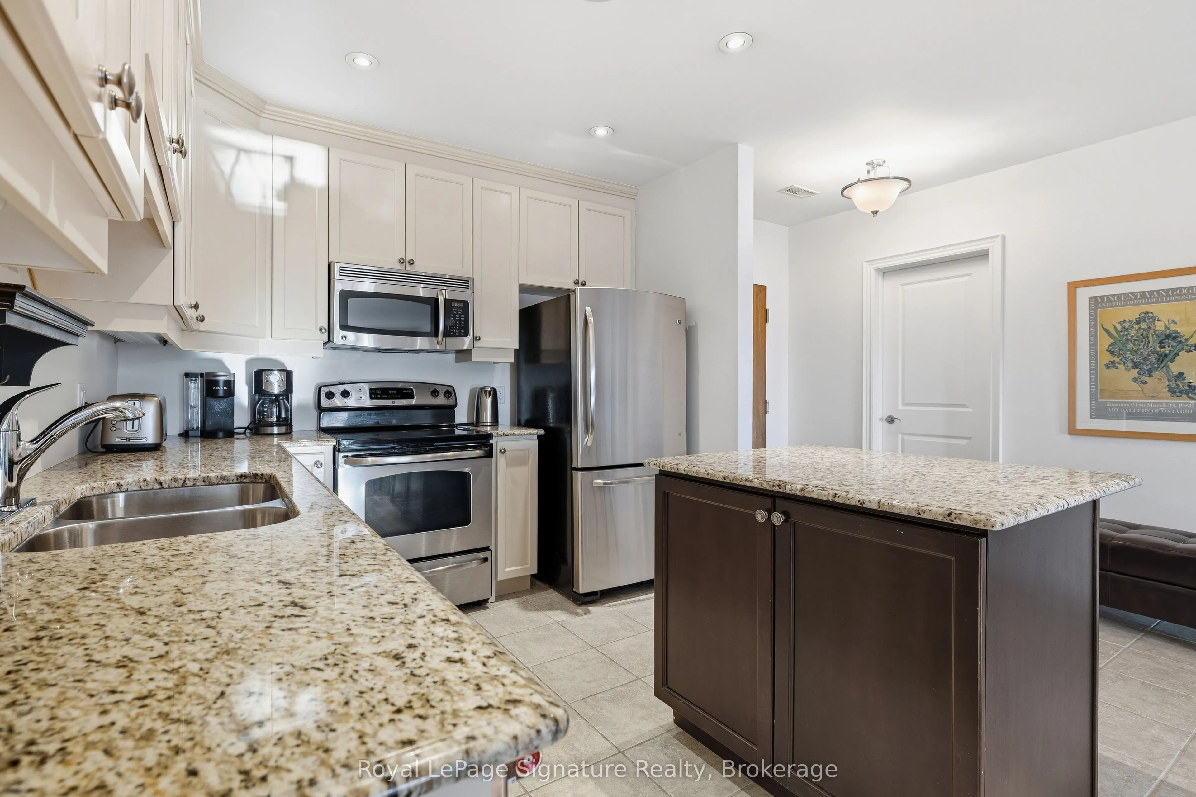 27 Beaver Street, #207
