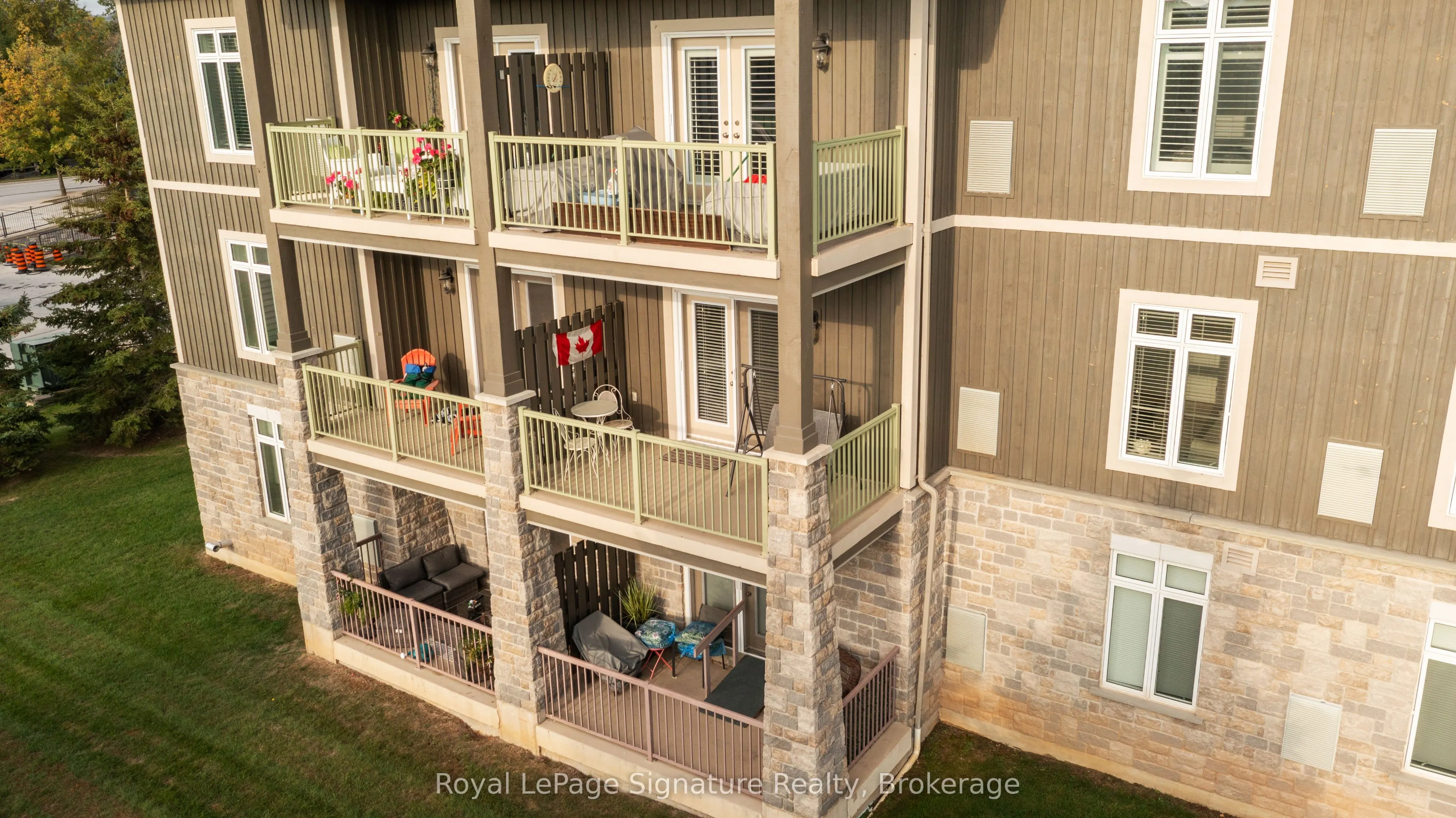 27 Beaver Street, #207