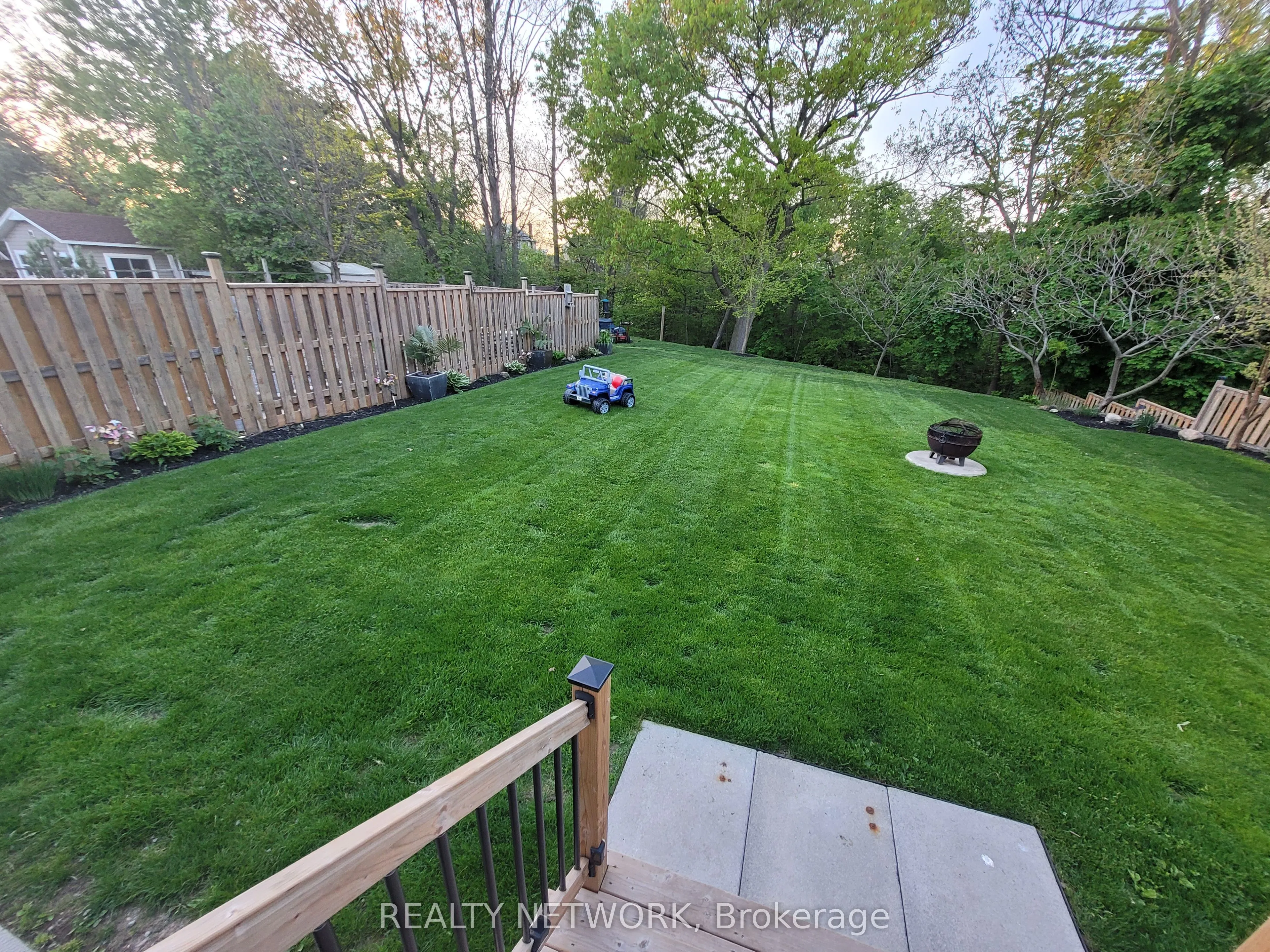 33 Rosedale Avenue