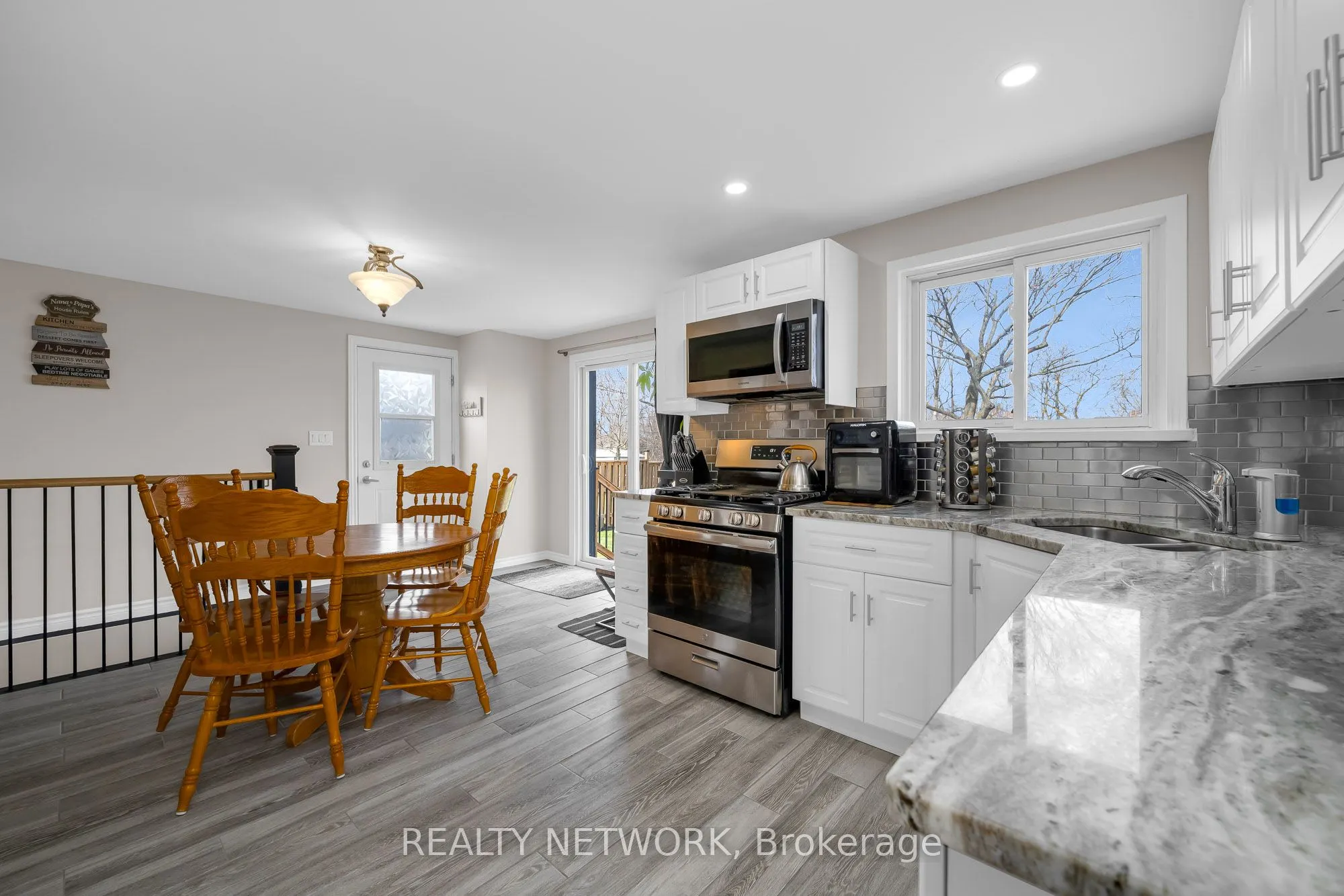33 Rosedale Avenue