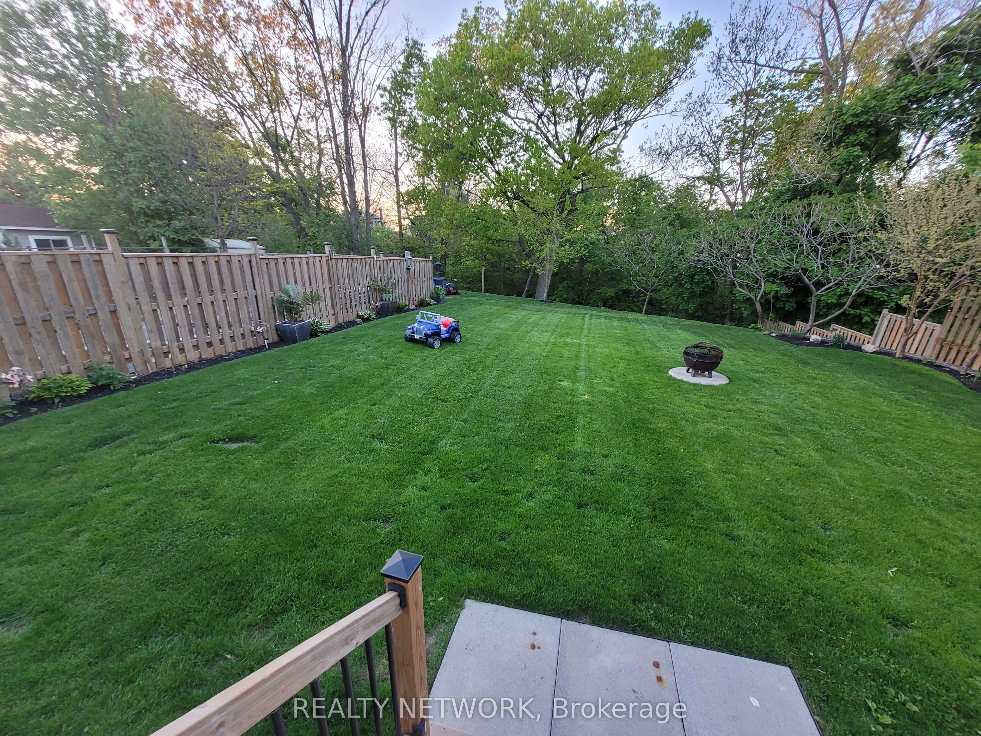 33 Rosedale Avenue