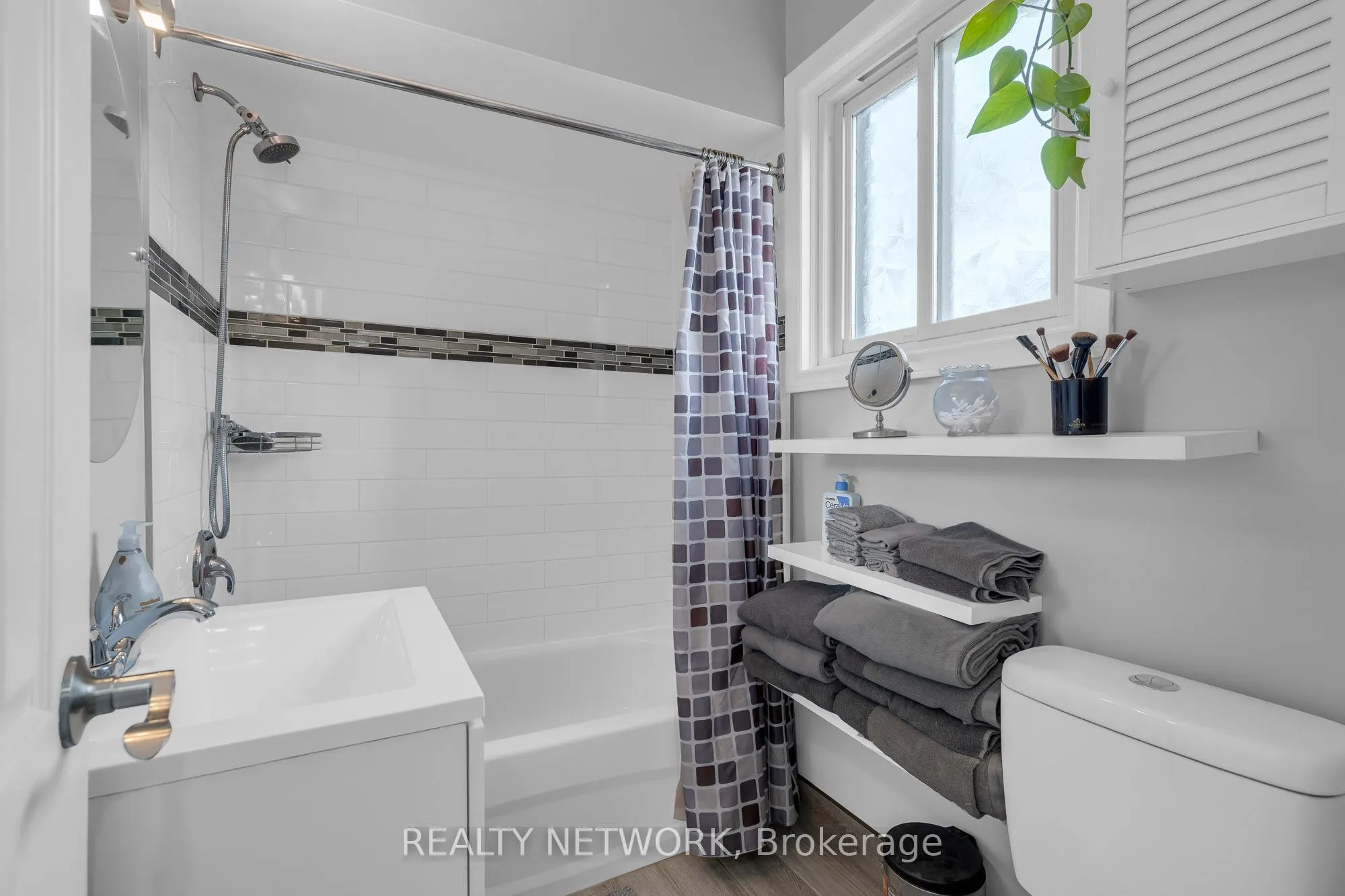 33 Rosedale Avenue