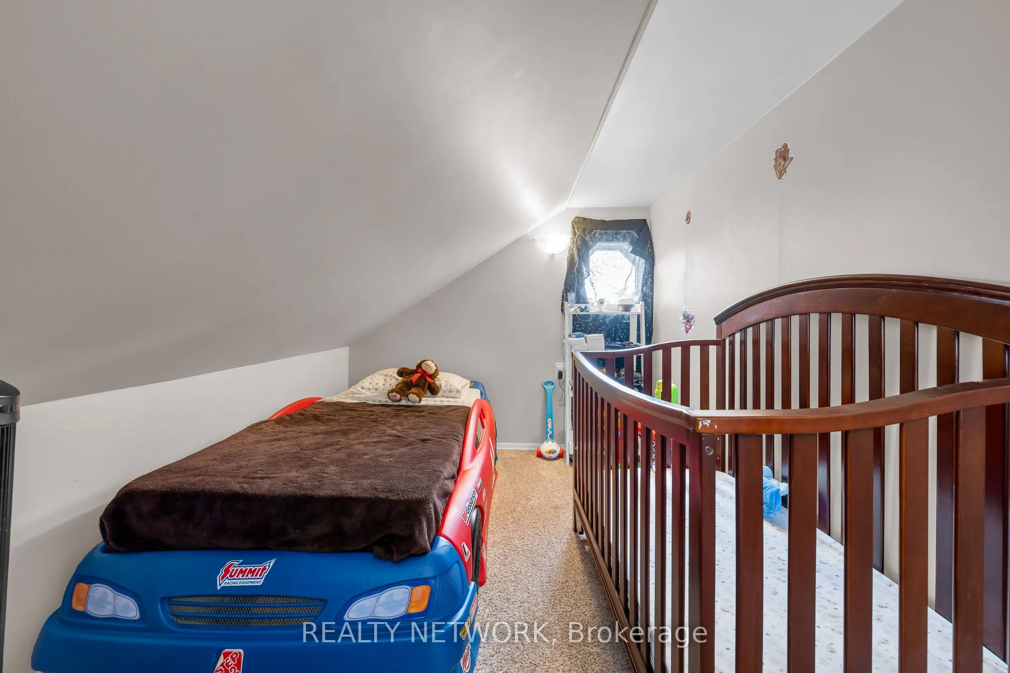 33 Rosedale Avenue