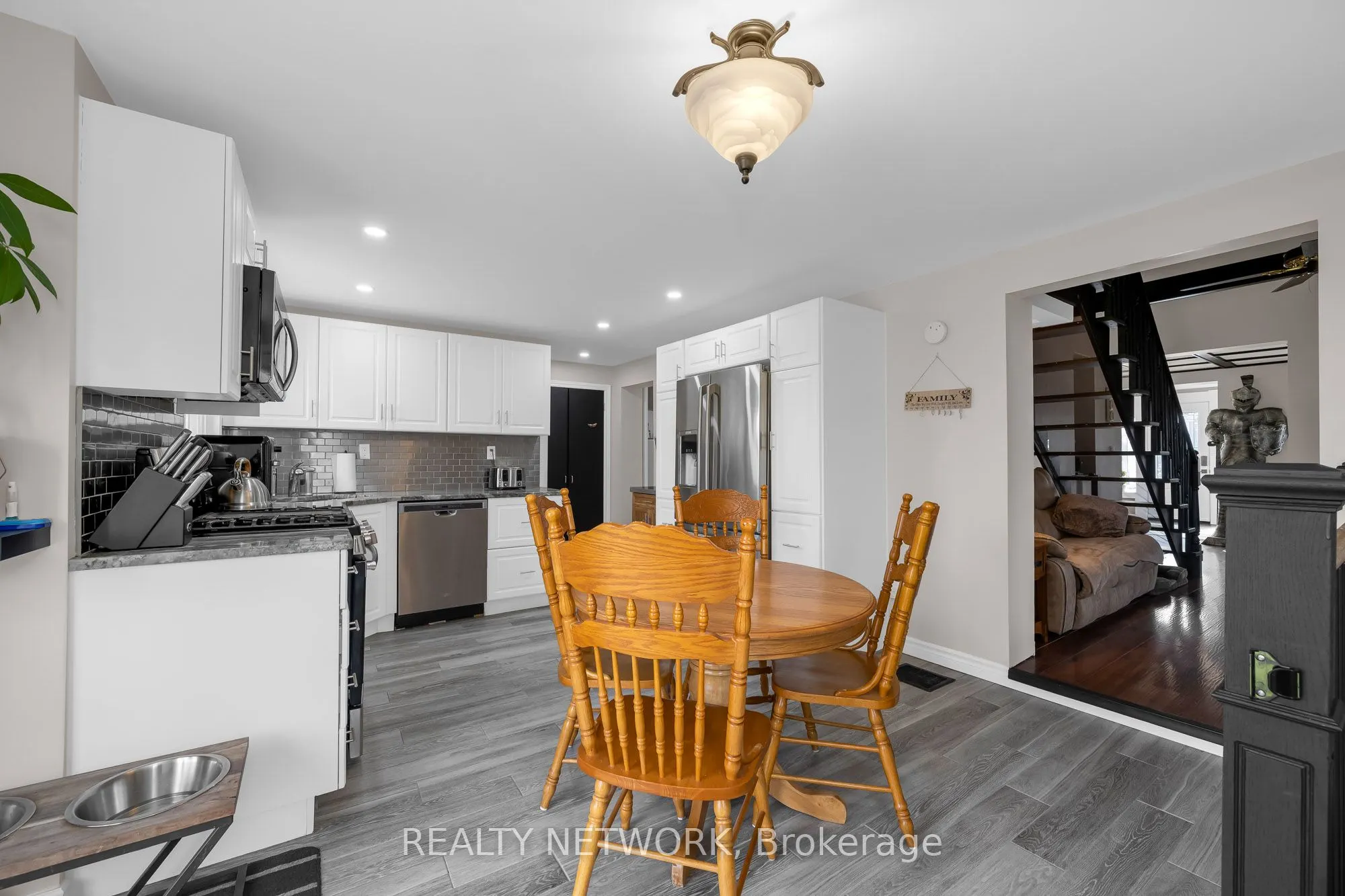 33 Rosedale Avenue