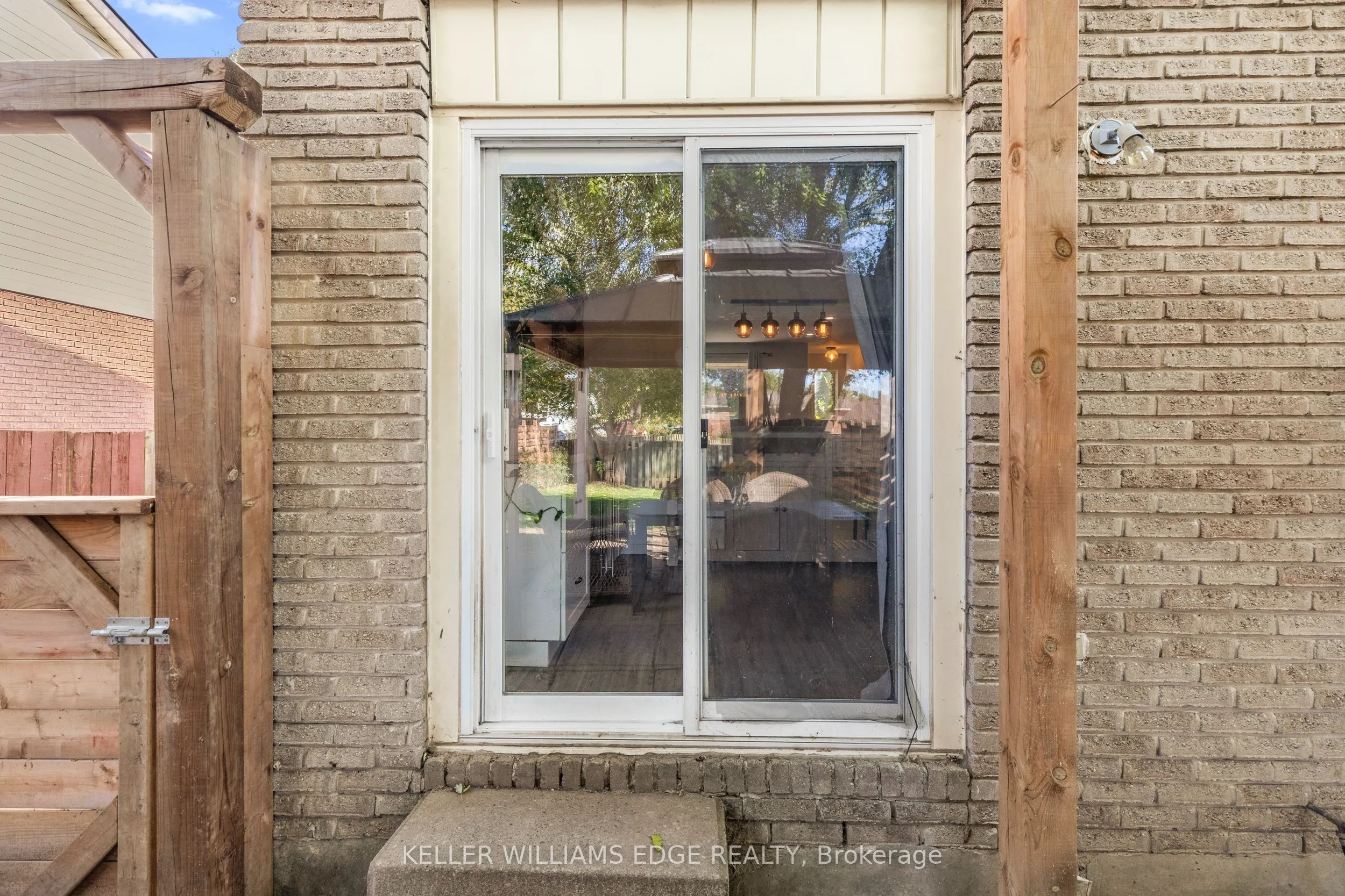 117 Graystone Crescent