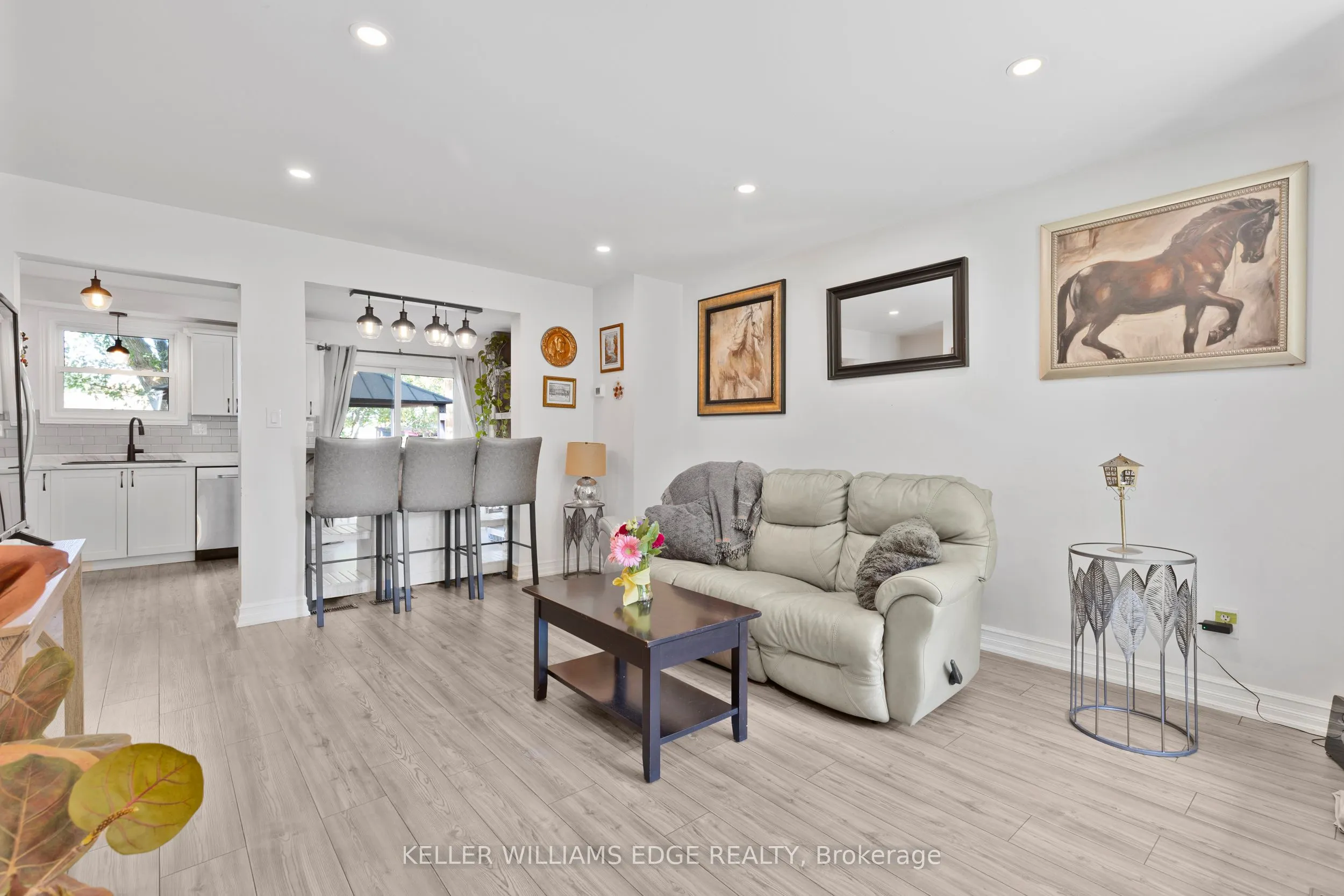 117 Graystone Crescent