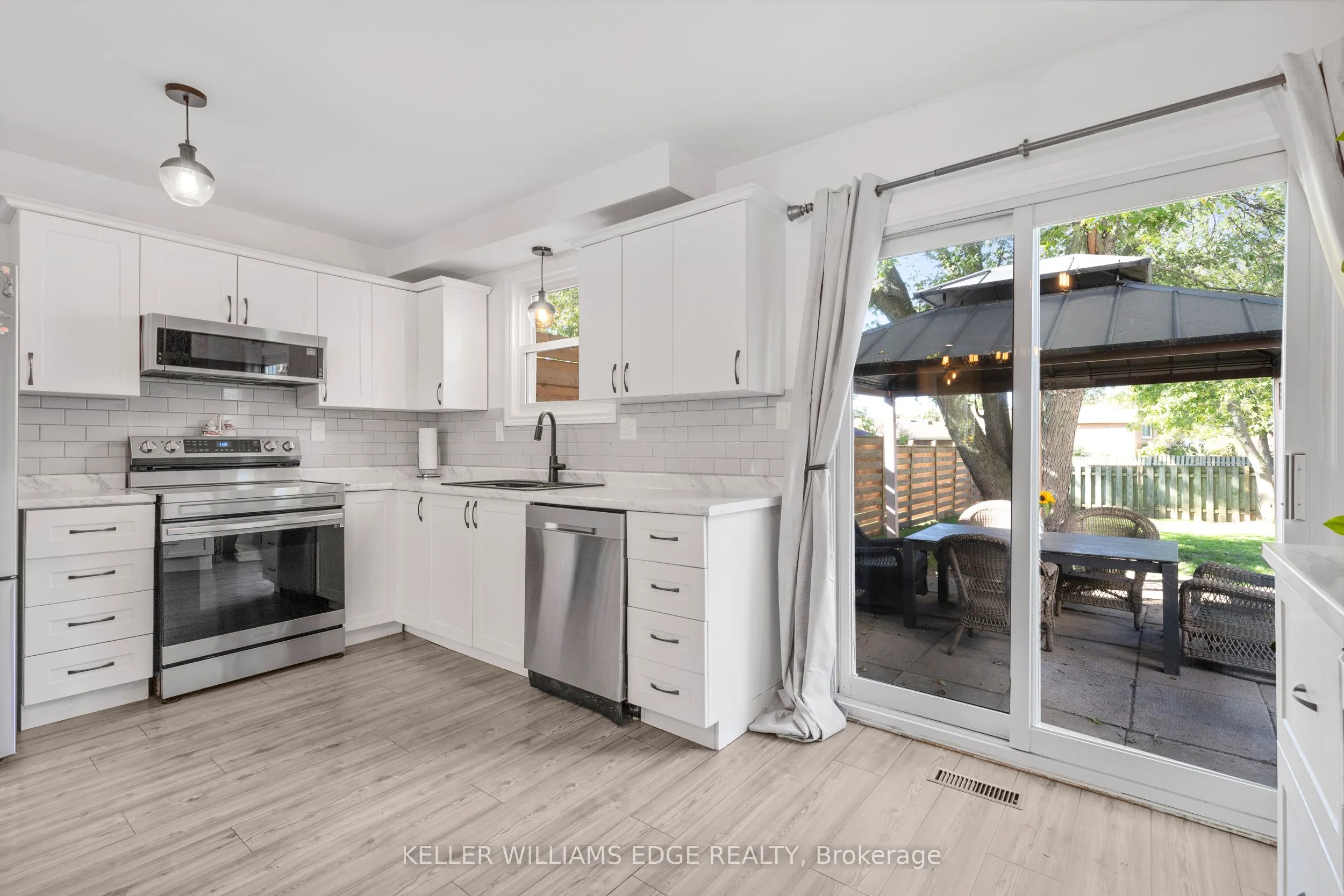 117 Graystone Crescent