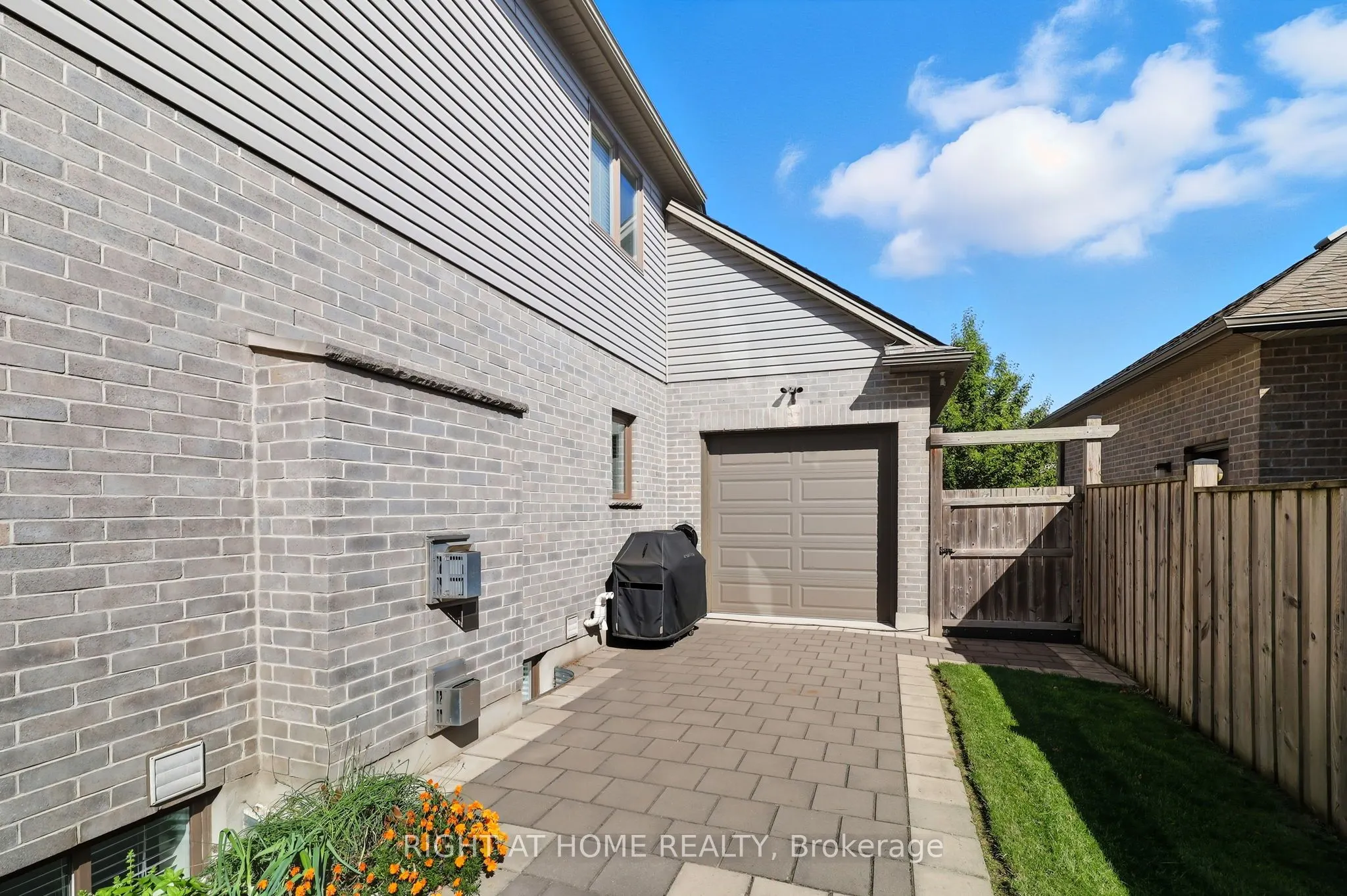 35 Caverhill Crescent