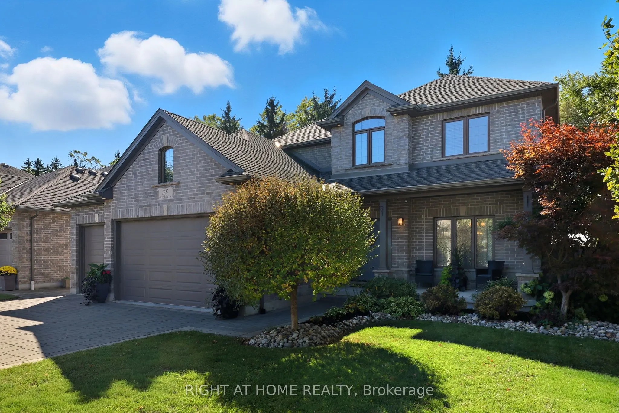 35 Caverhill Crescent
