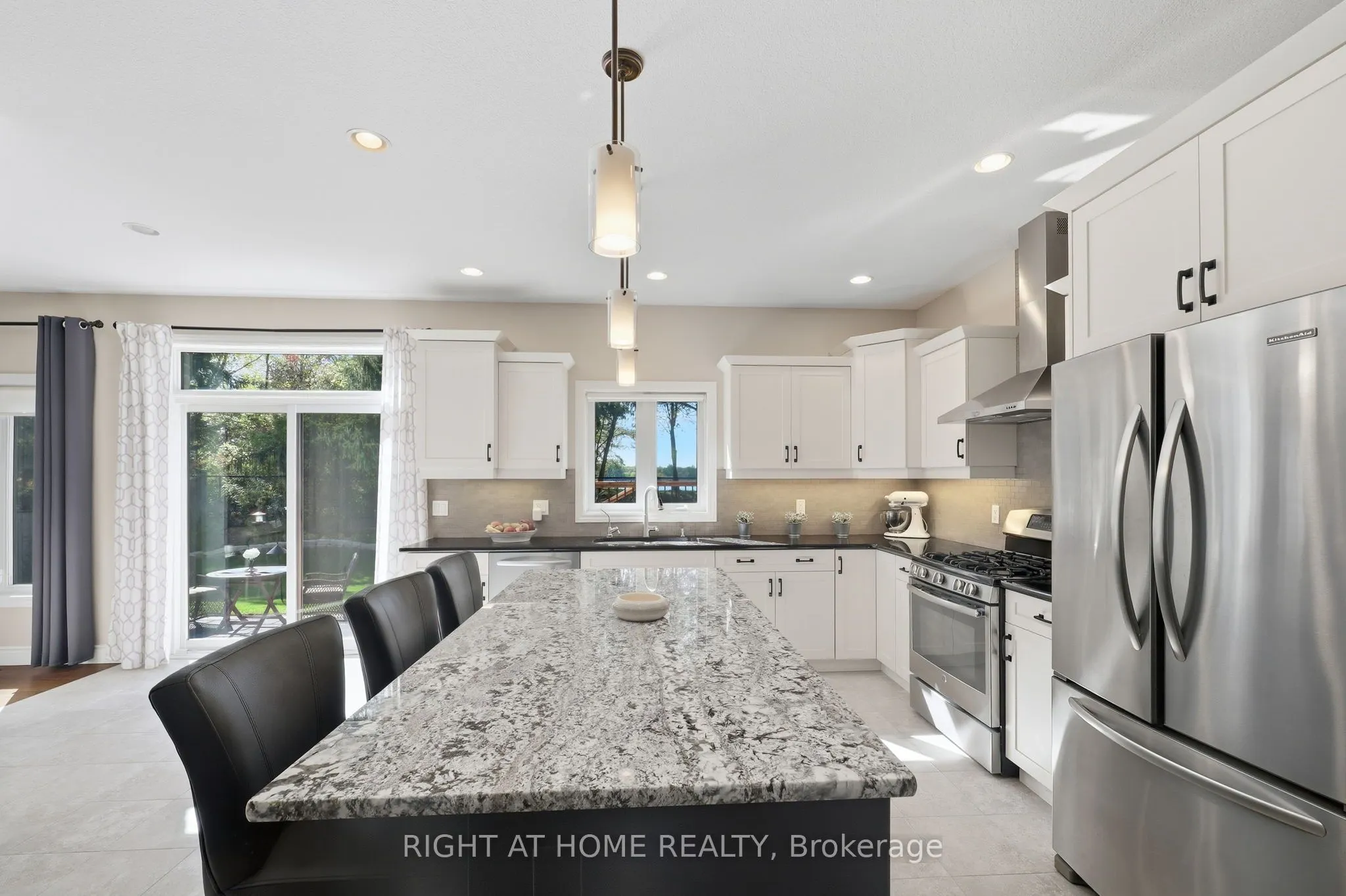 35 Caverhill Crescent