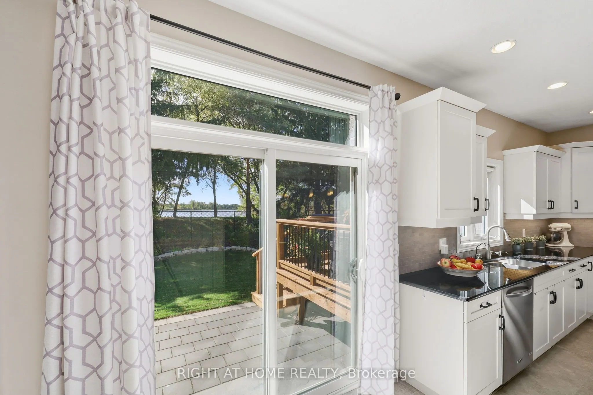 35 Caverhill Crescent