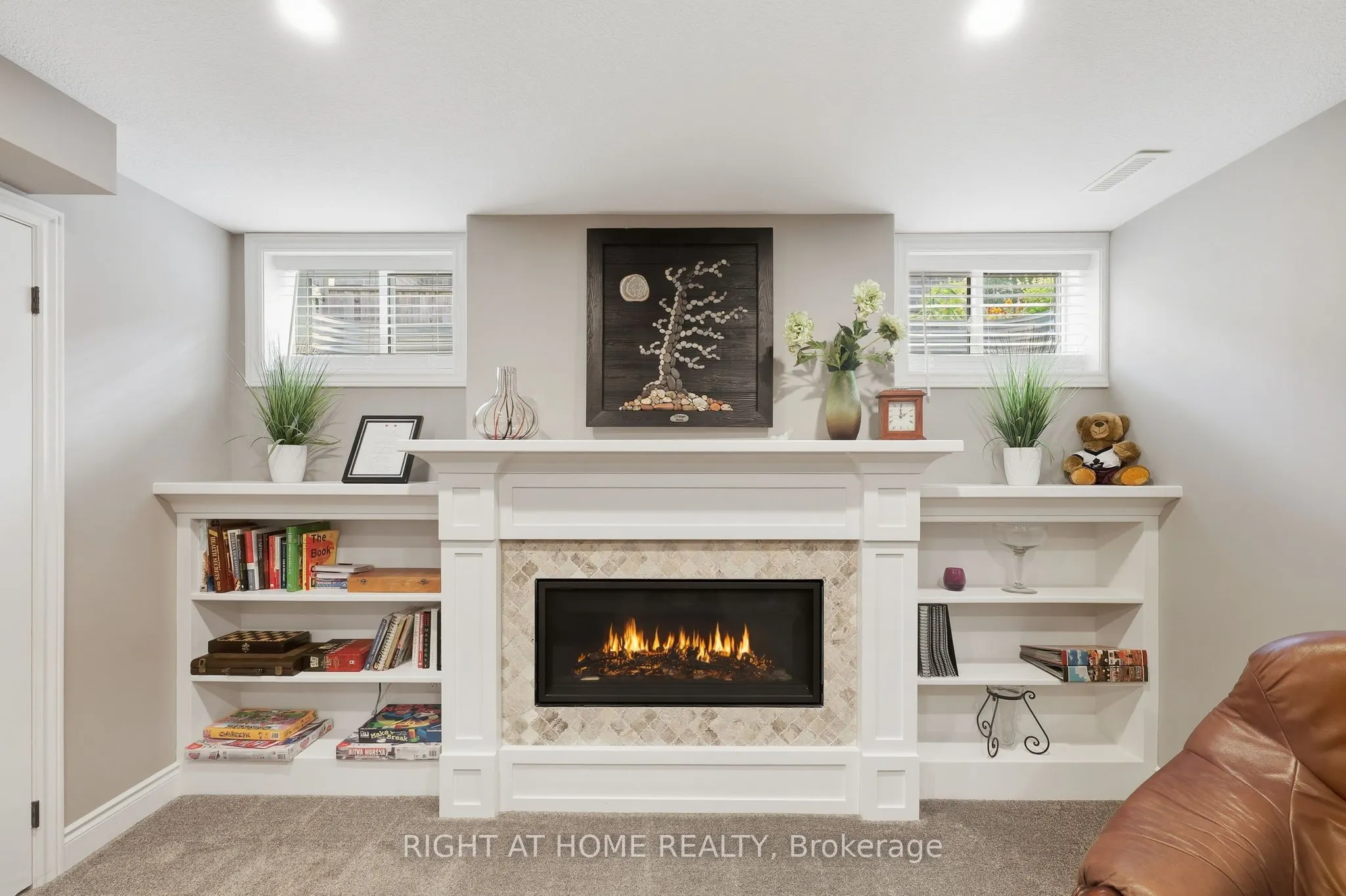 35 Caverhill Crescent