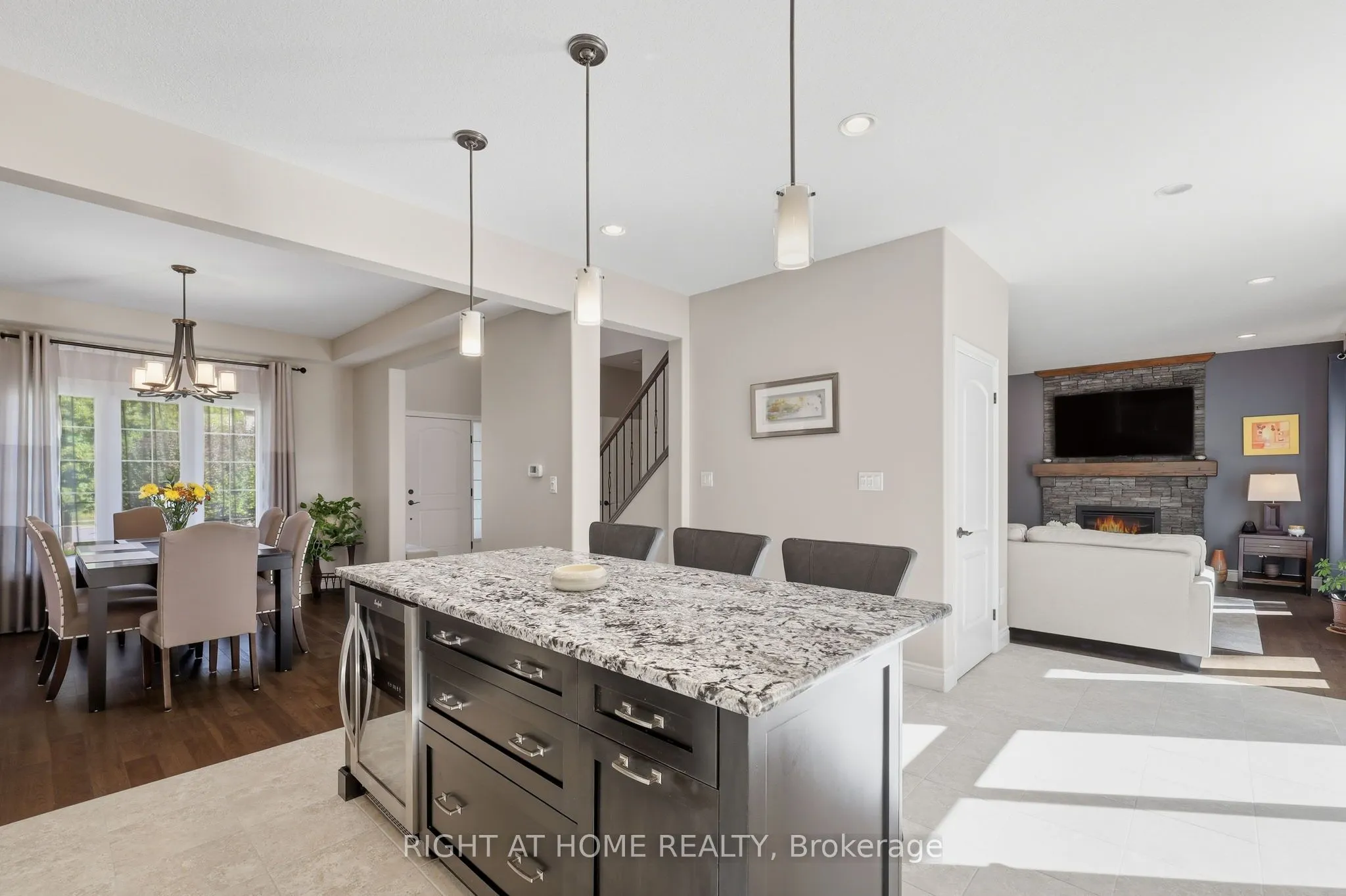 35 Caverhill Crescent